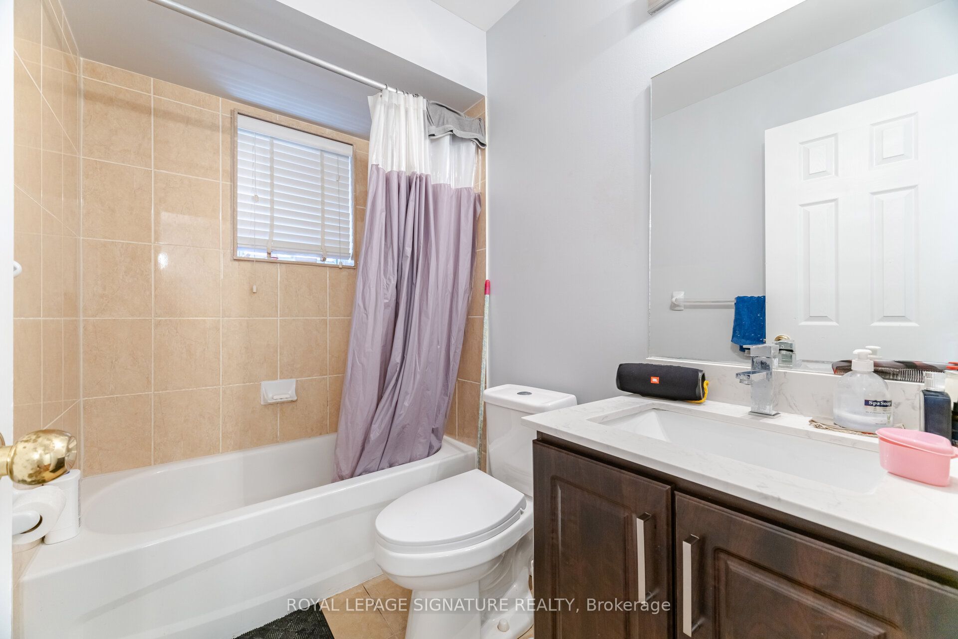 443 Comiskey Crescent Property Photo 34