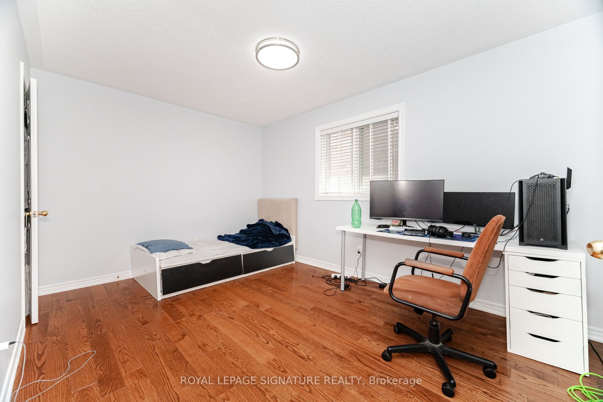 443 Comiskey Crescent Property Photo 35
