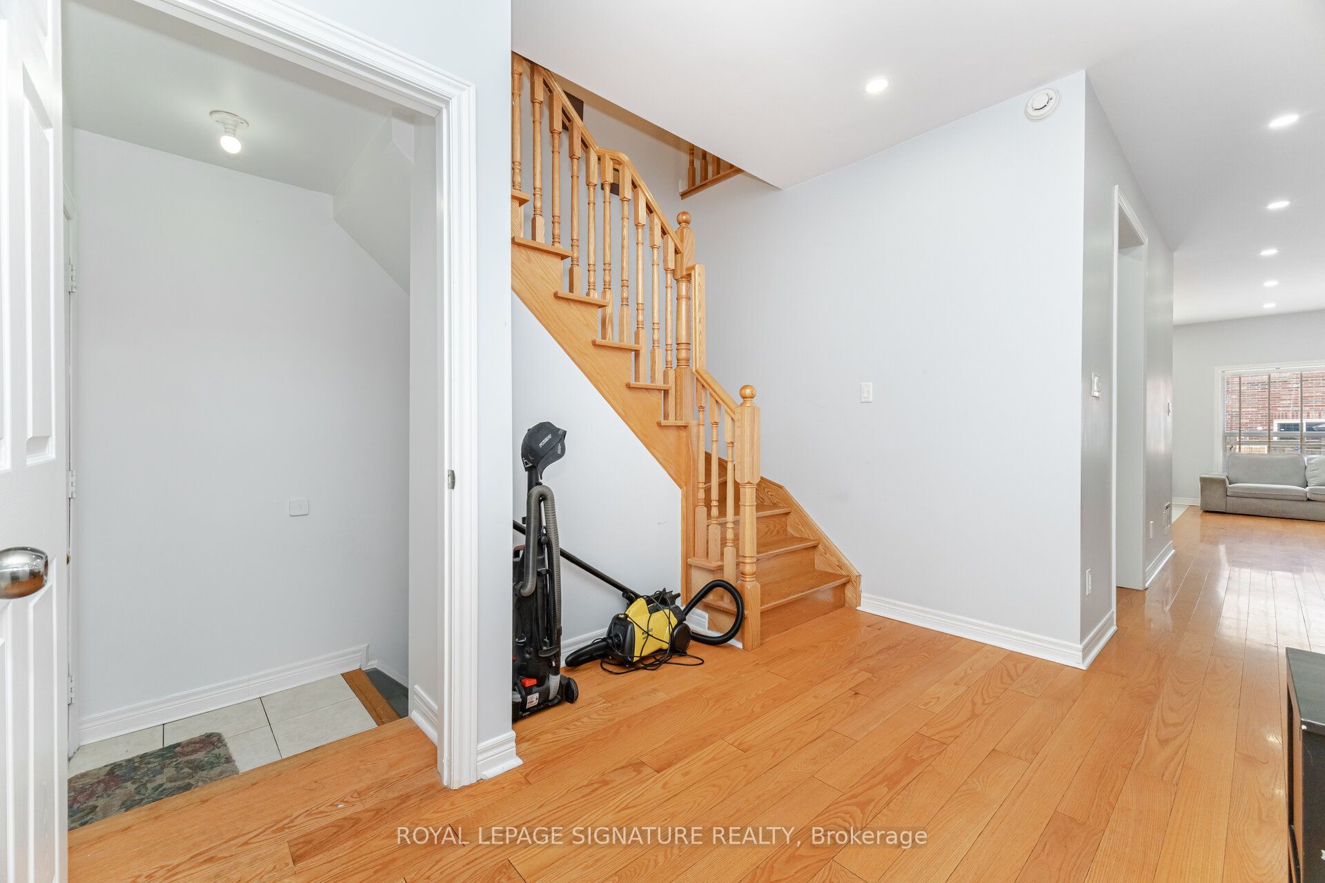 443 Comiskey Crescent Property Photo 37