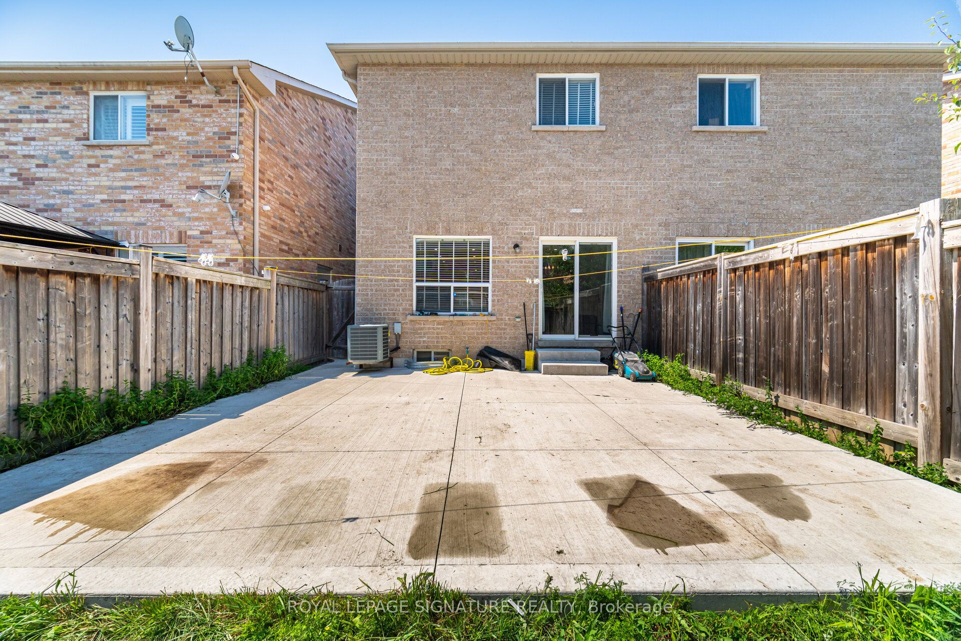 443 Comiskey Crescent Property Photo 40