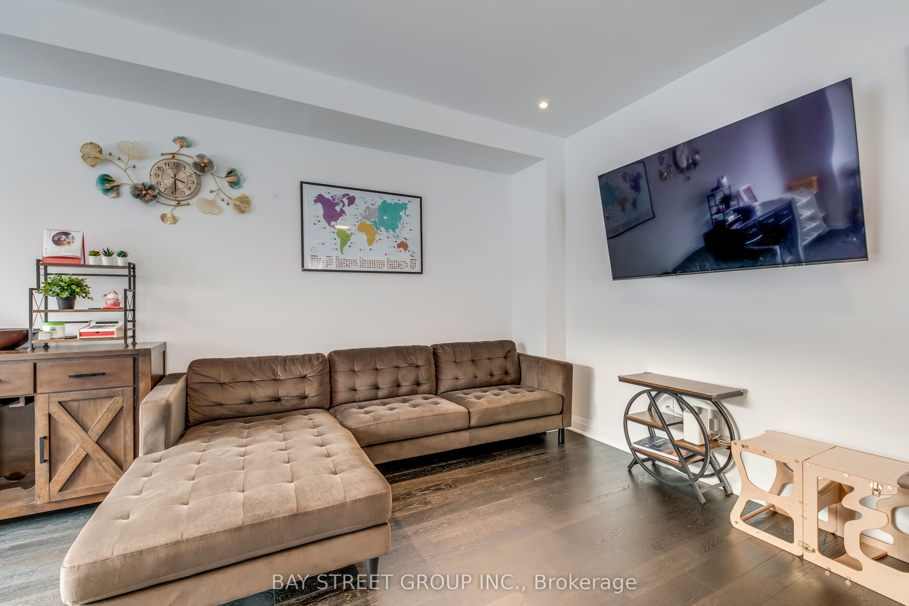 3049 Merrick Road Property Photo 13