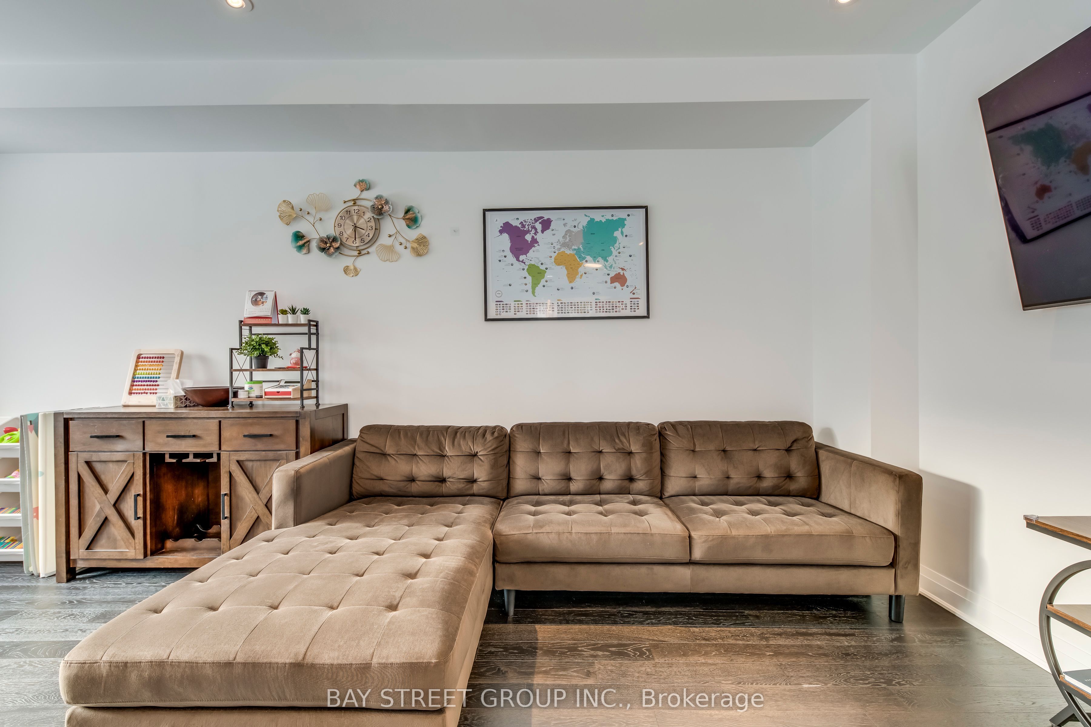 3049 Merrick Road Property Photo 14