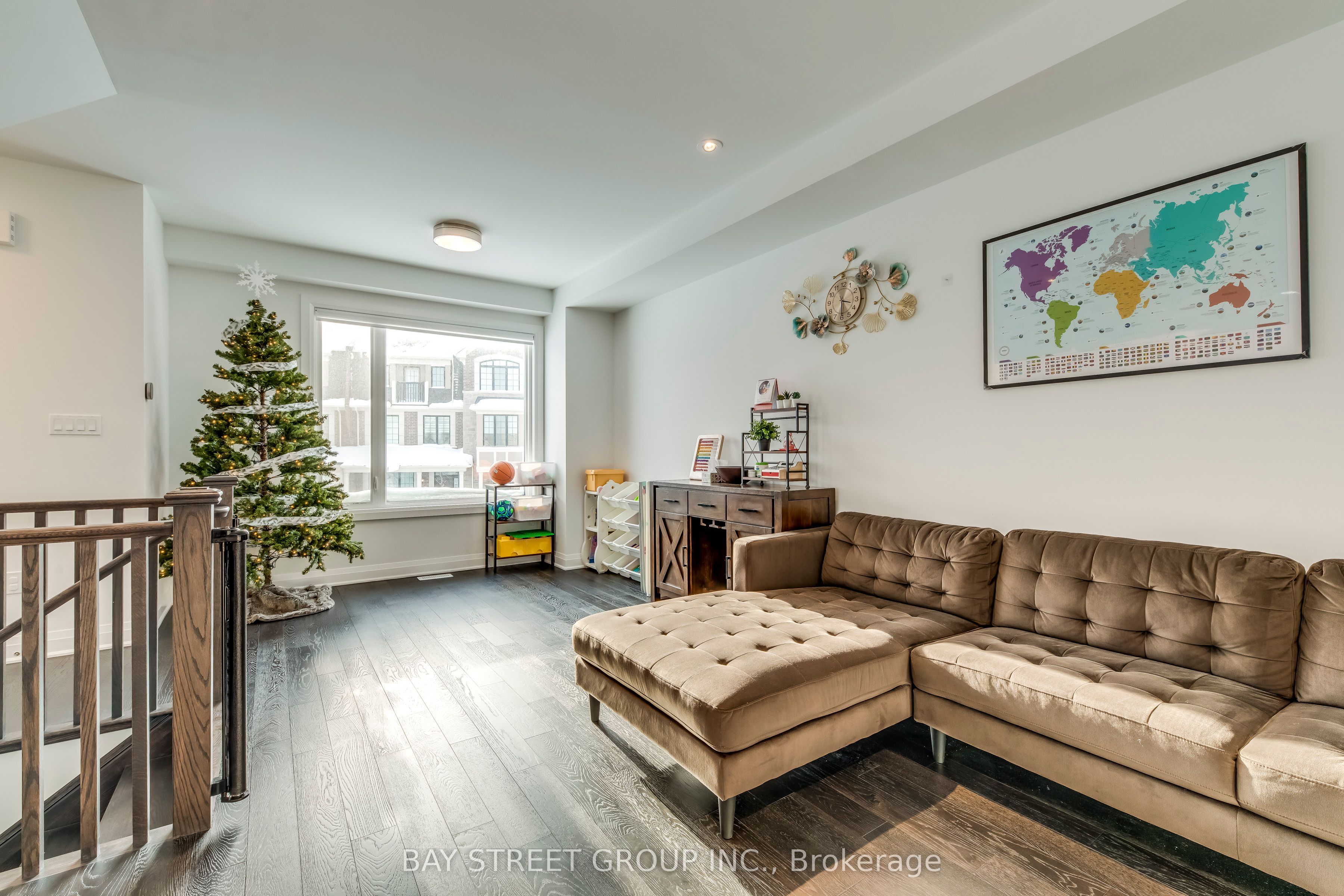 3049 Merrick Road Property Photo 15