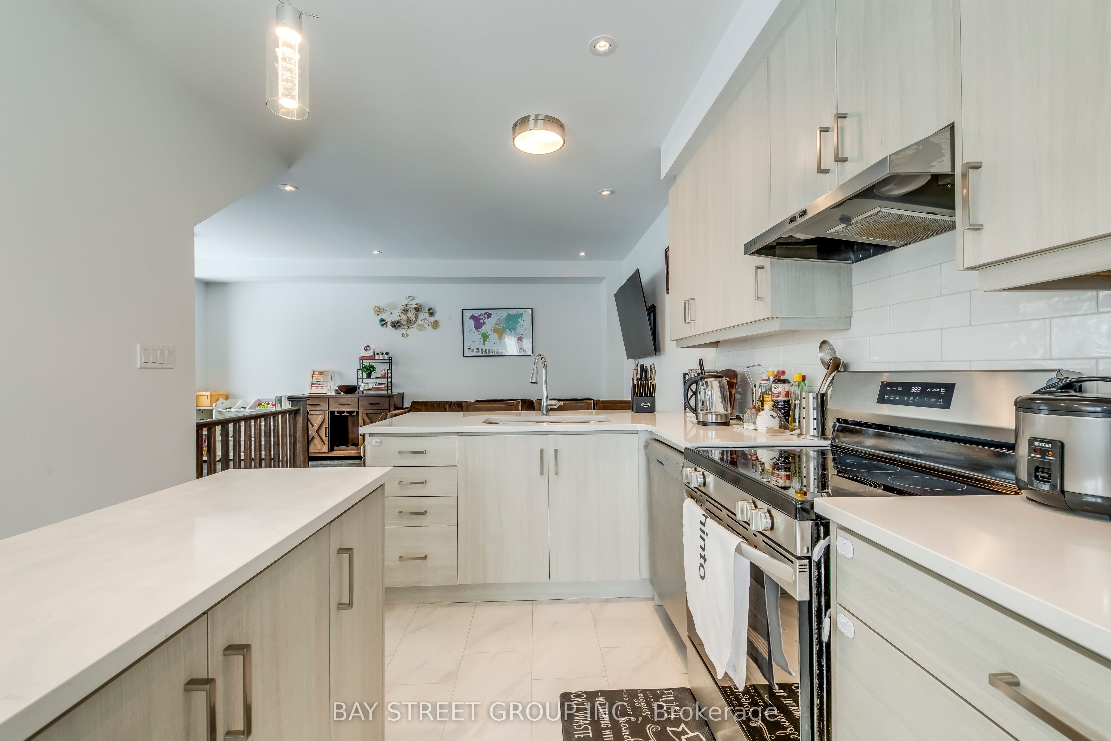 3049 Merrick Road Property Photo 23