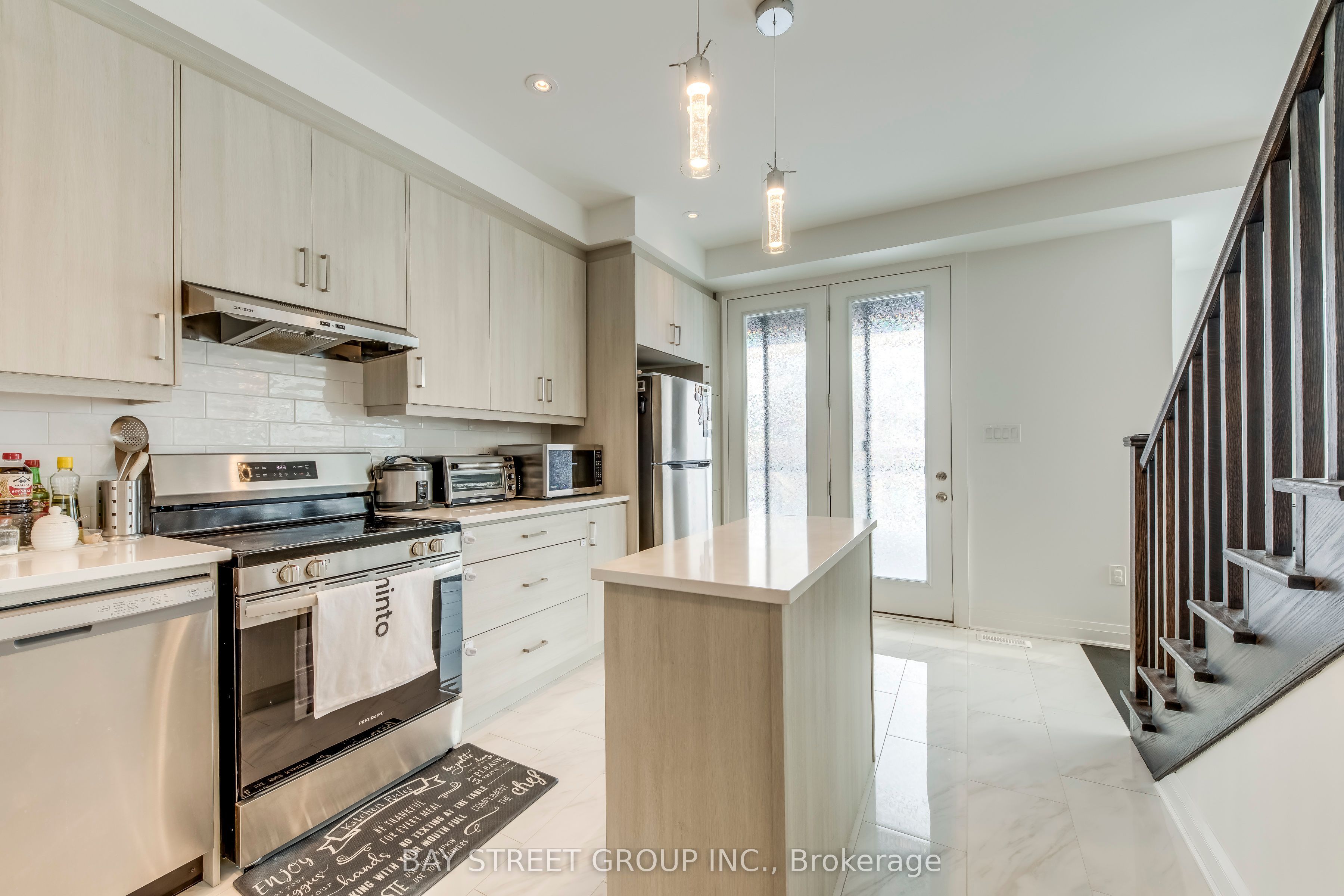 3049 Merrick Road Property Photo 24