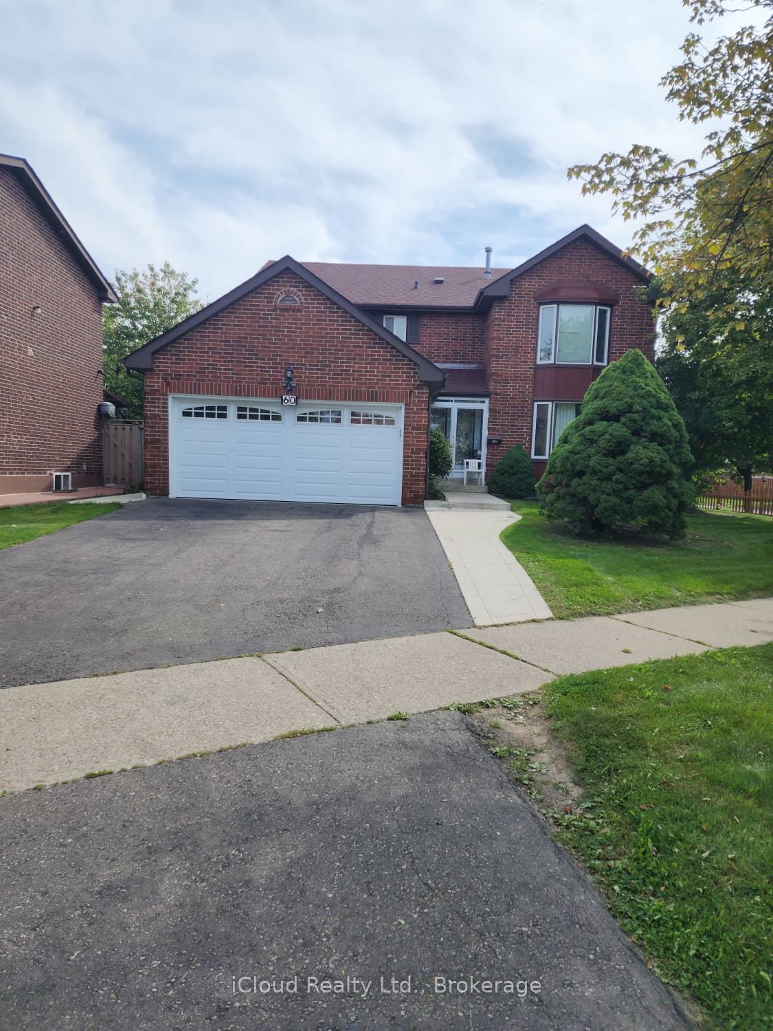 60 Torrance Woods Property Photo 1