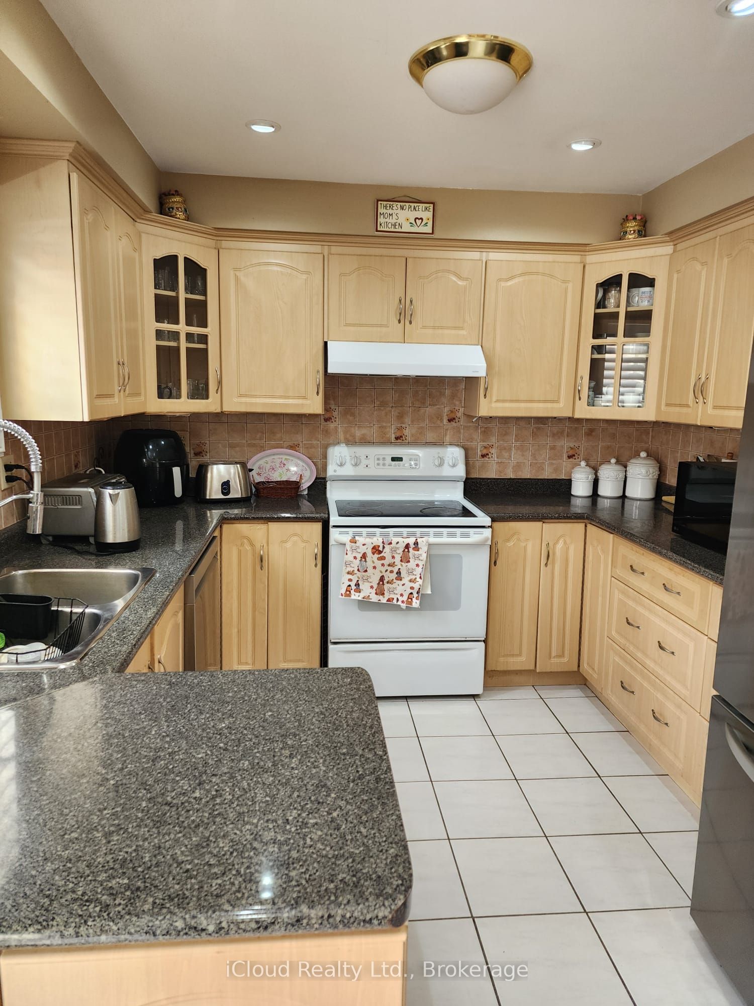 60 Torrance Woods Property Photo 6
