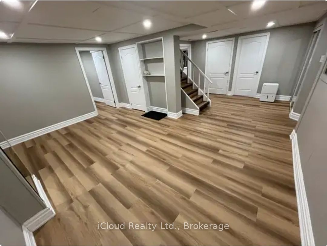60 Torrance Woods Property Photo 10