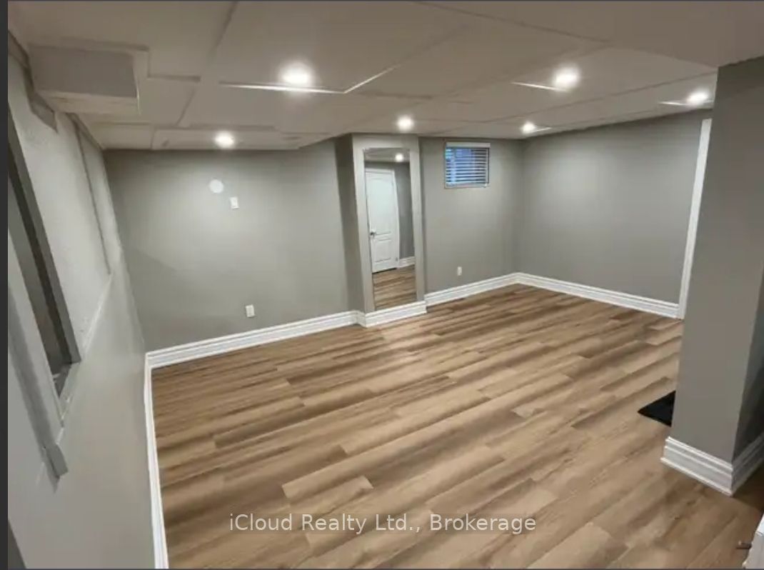 60 Torrance Woods Property Photo 14