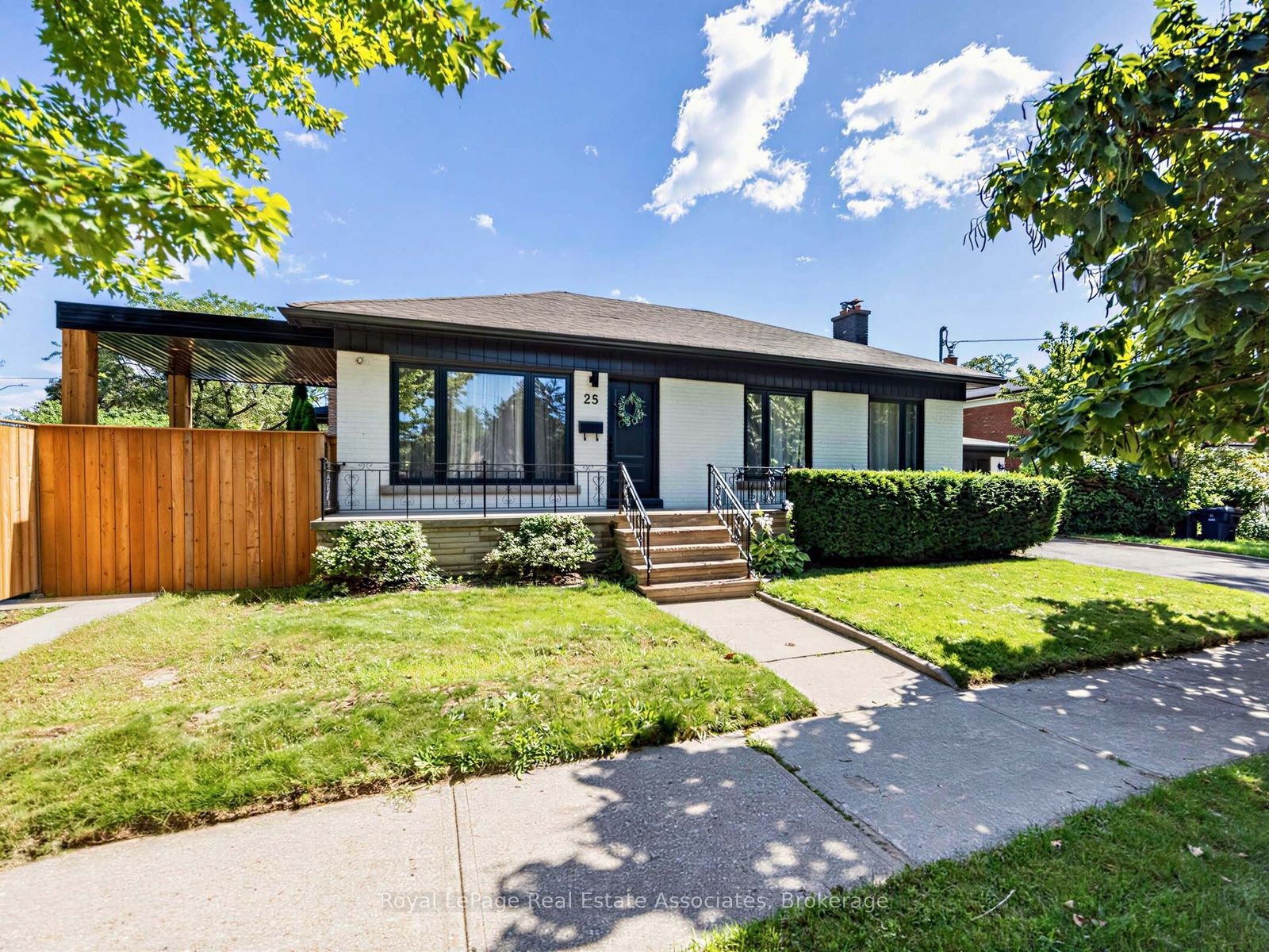 25 Treeview Drive