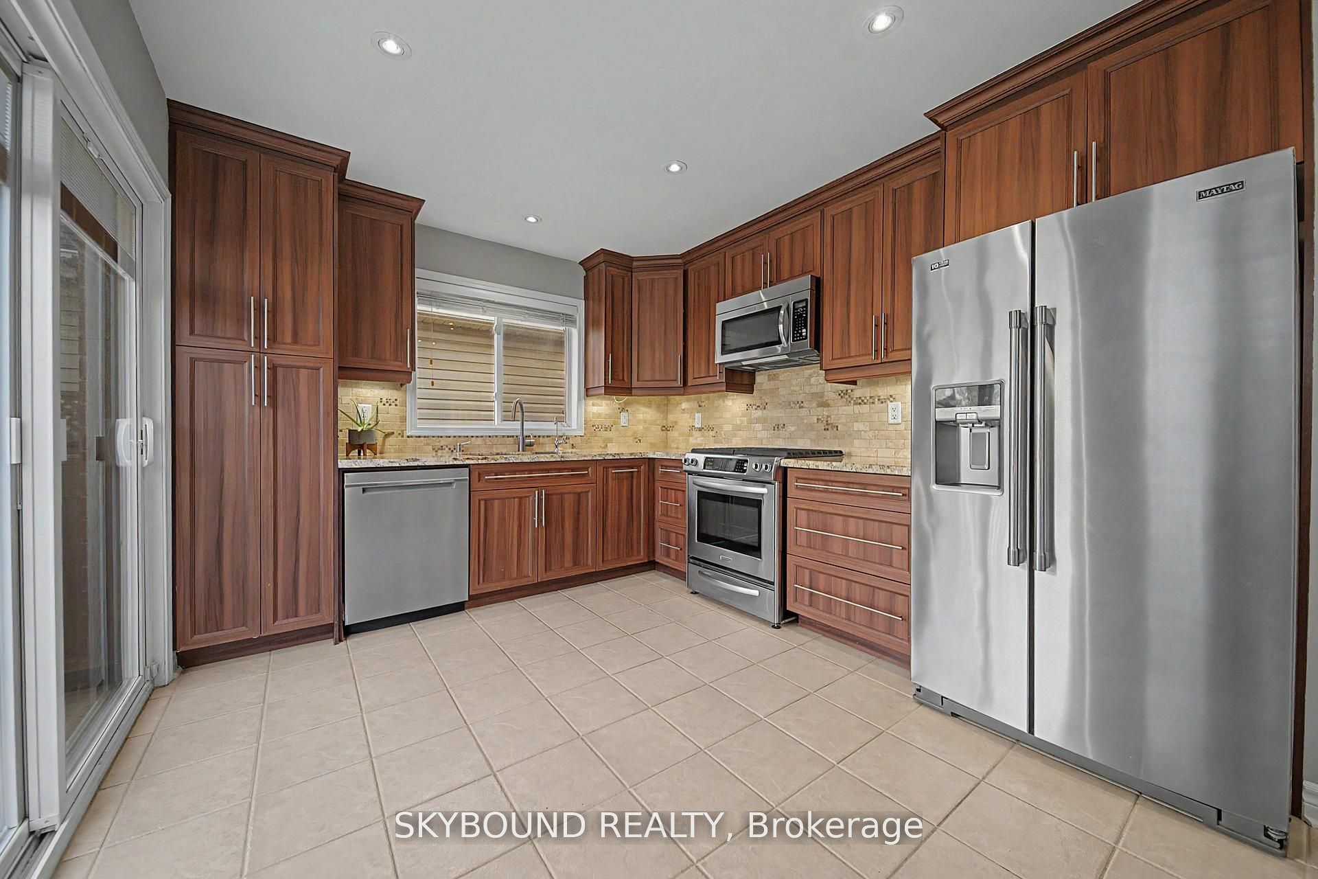 970 Donnelly Street Property Photo 16