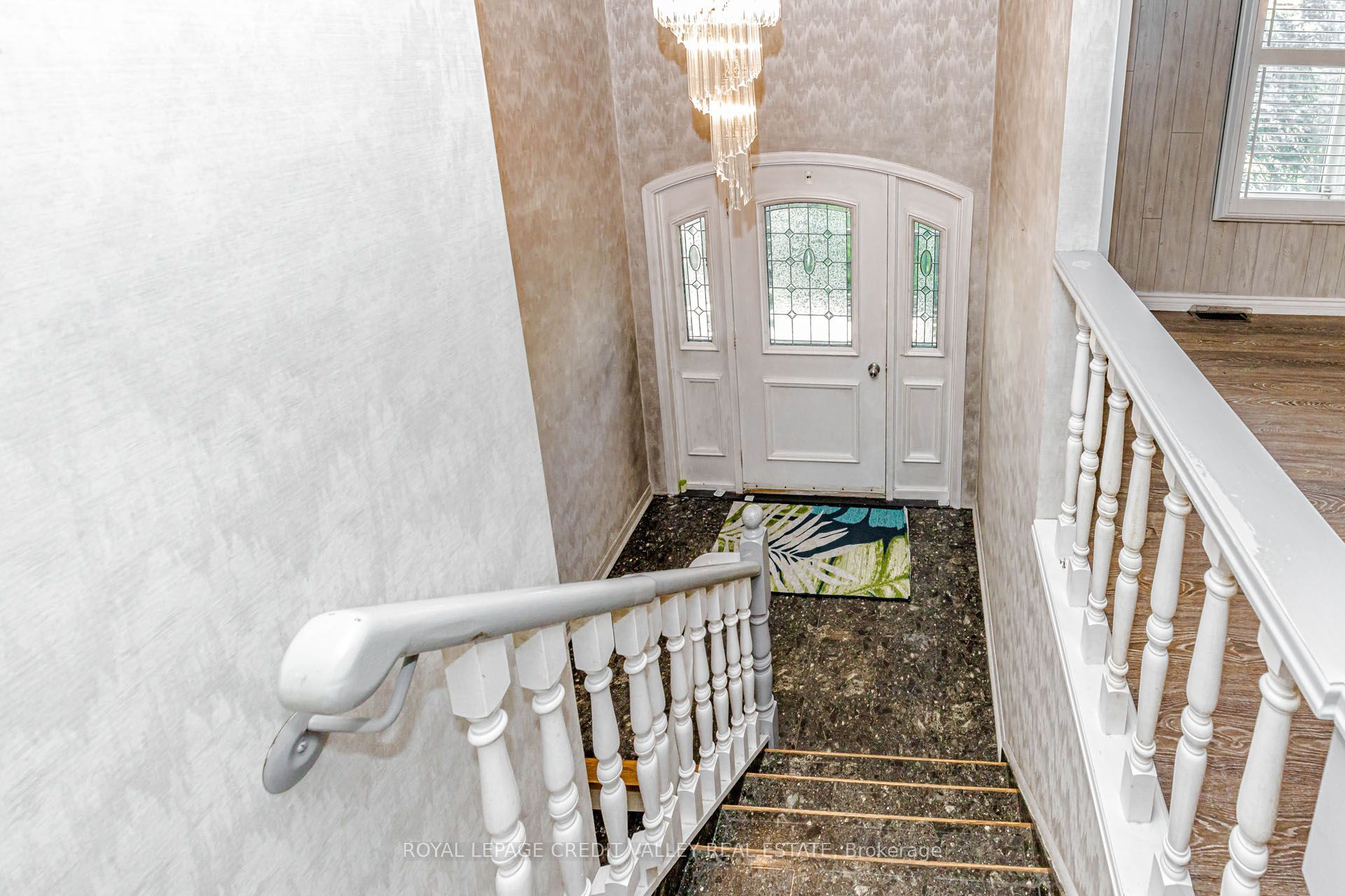 5945 King Street Property Photo 12