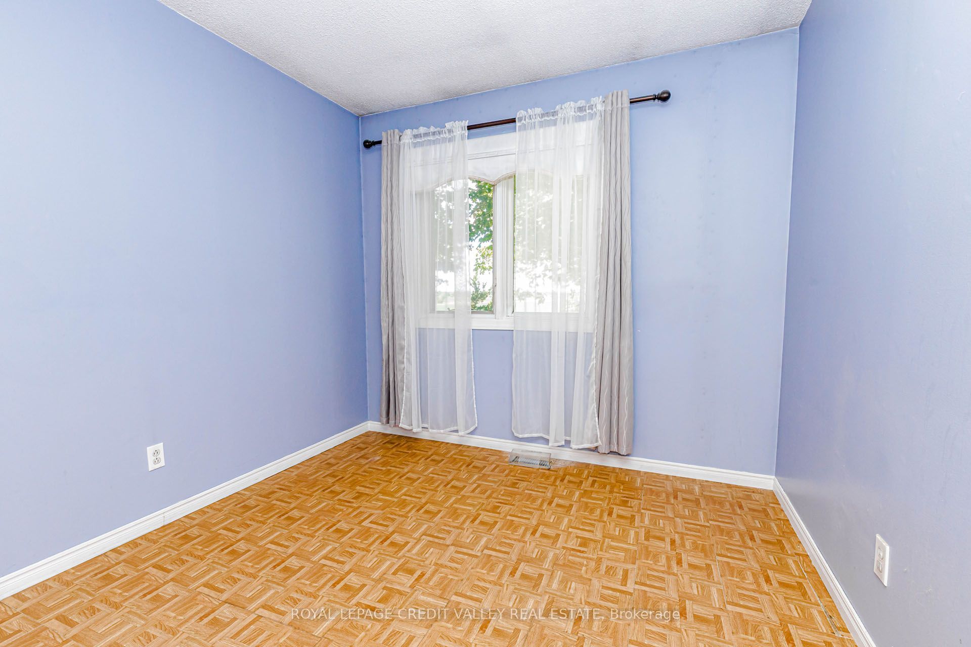5945 King Street Property Photo 22