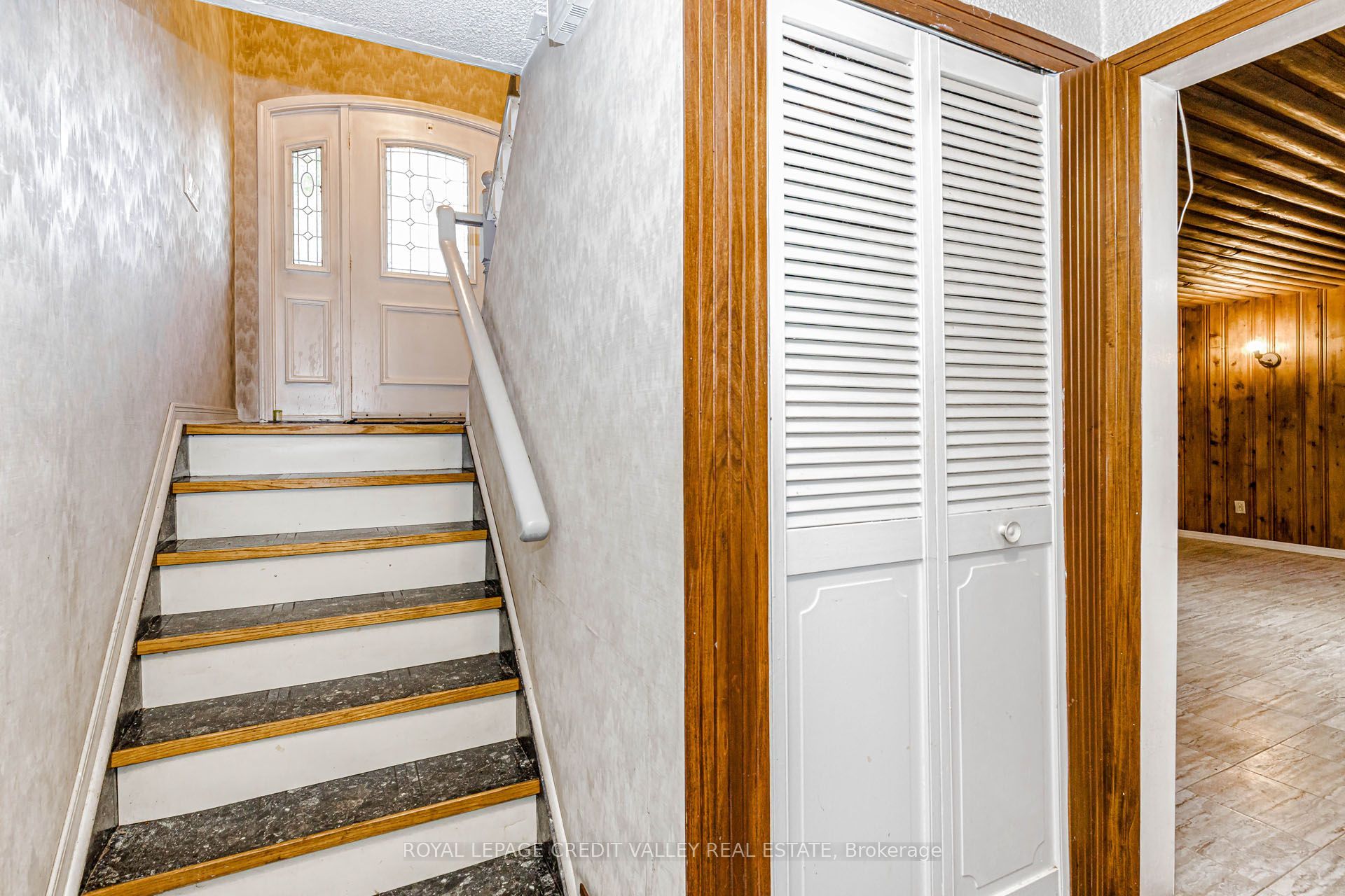 5945 King Street Property Photo 24