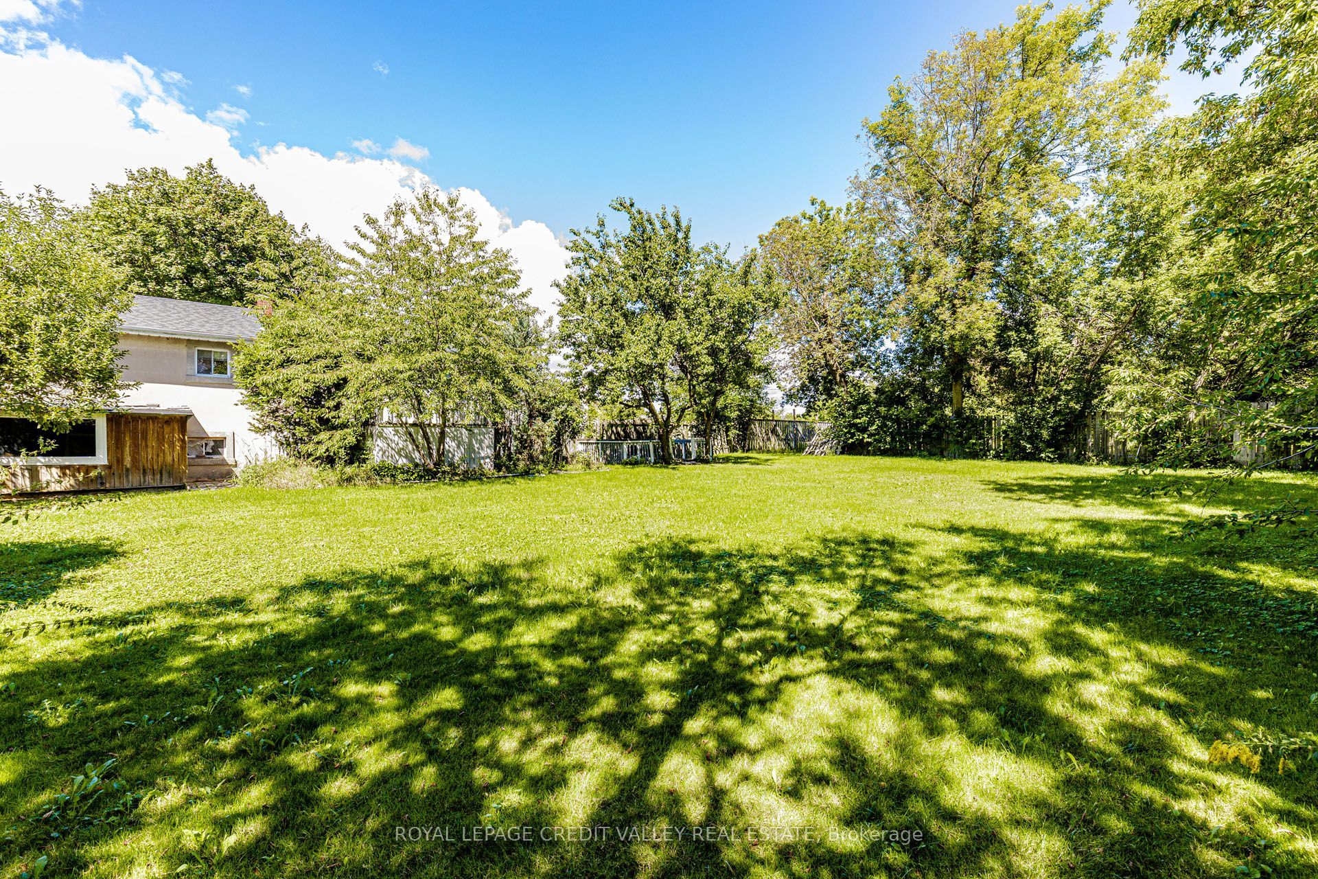 5945 King Street Property Photo 34