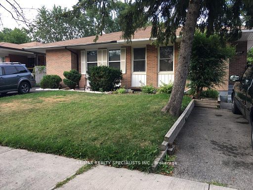 1499 SWANAGE Crescent Property Photo 1