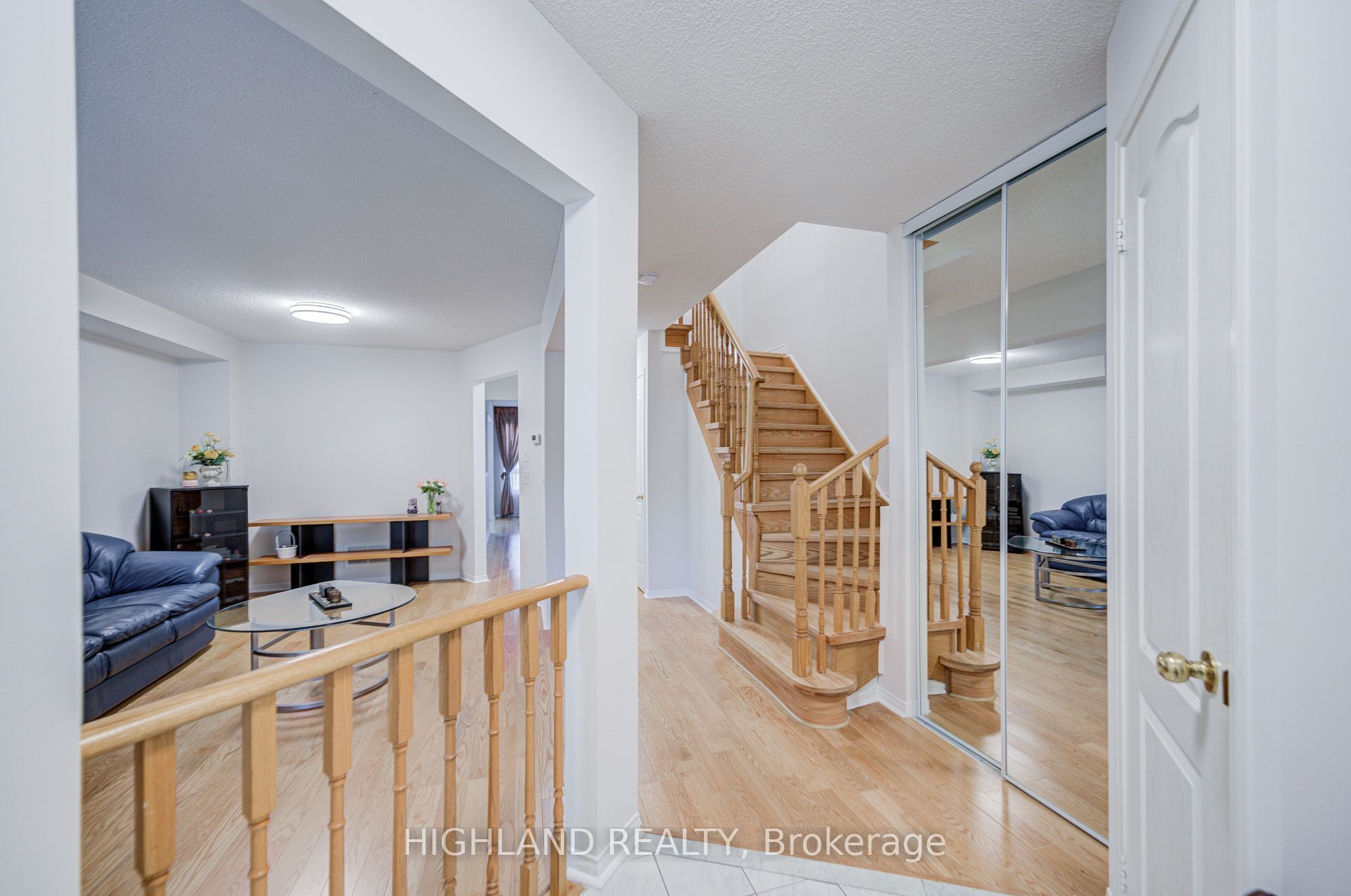 849 Scollard Court Property Photo 14
