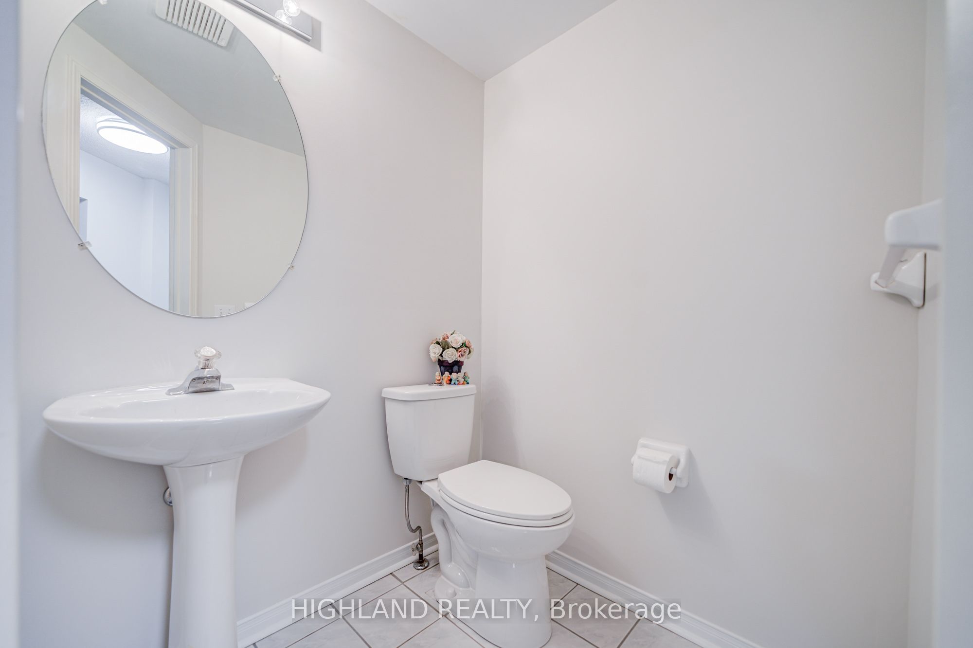 849 Scollard Court Property Photo 15