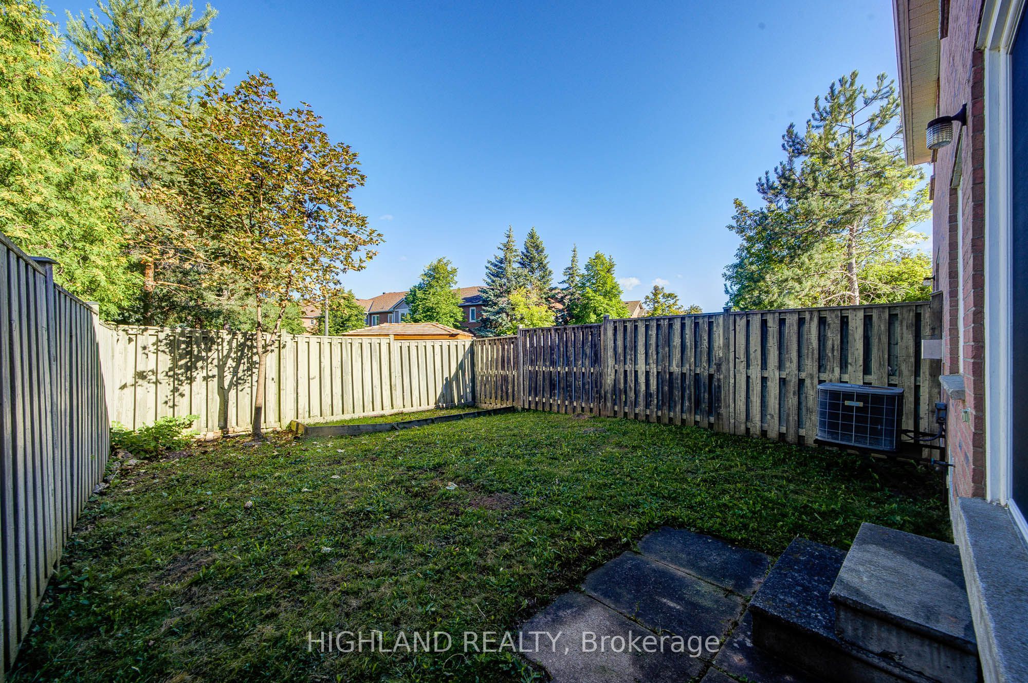 849 Scollard Court Property Photo 24