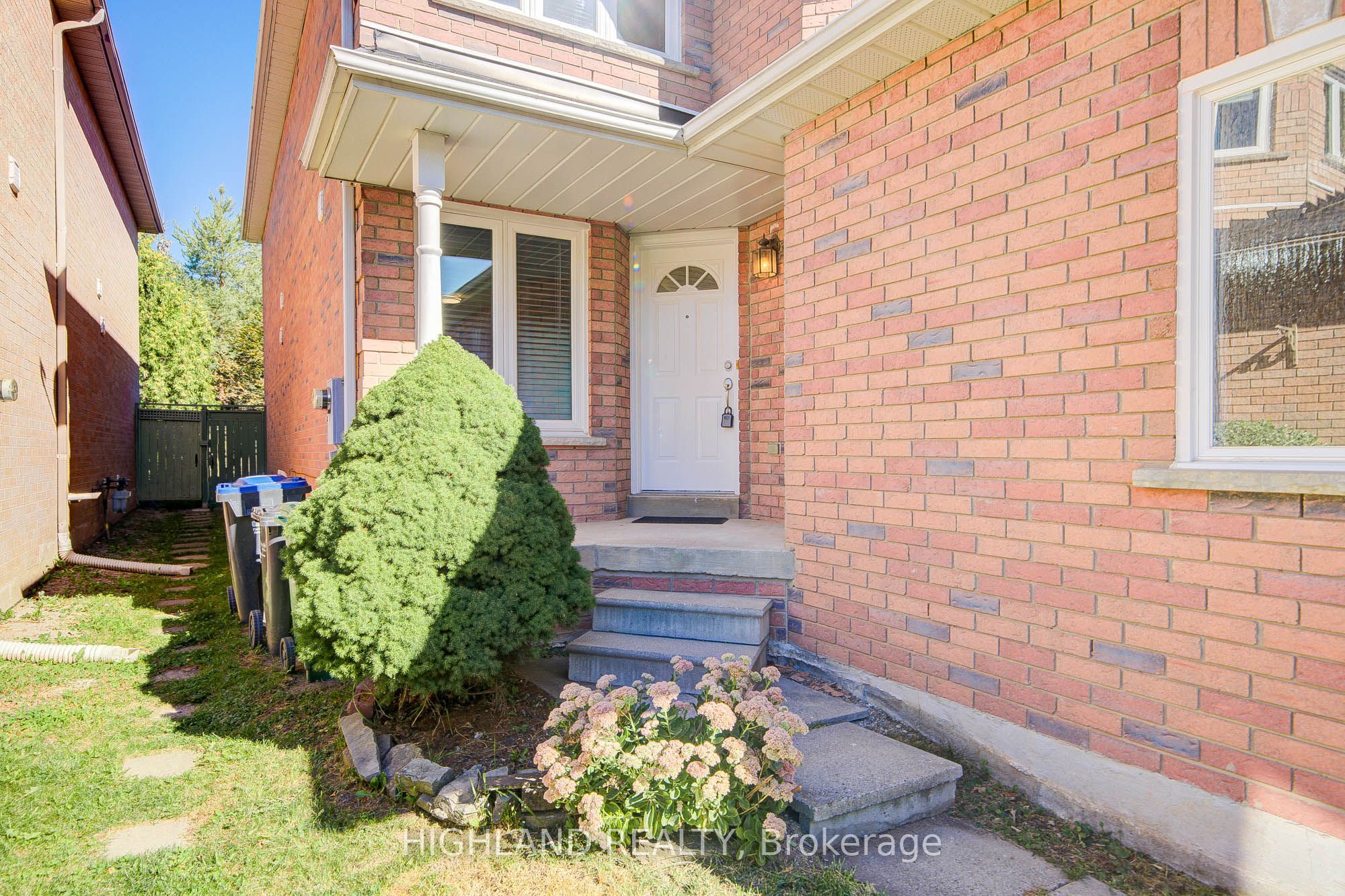 849 Scollard Court Property Photo 25
