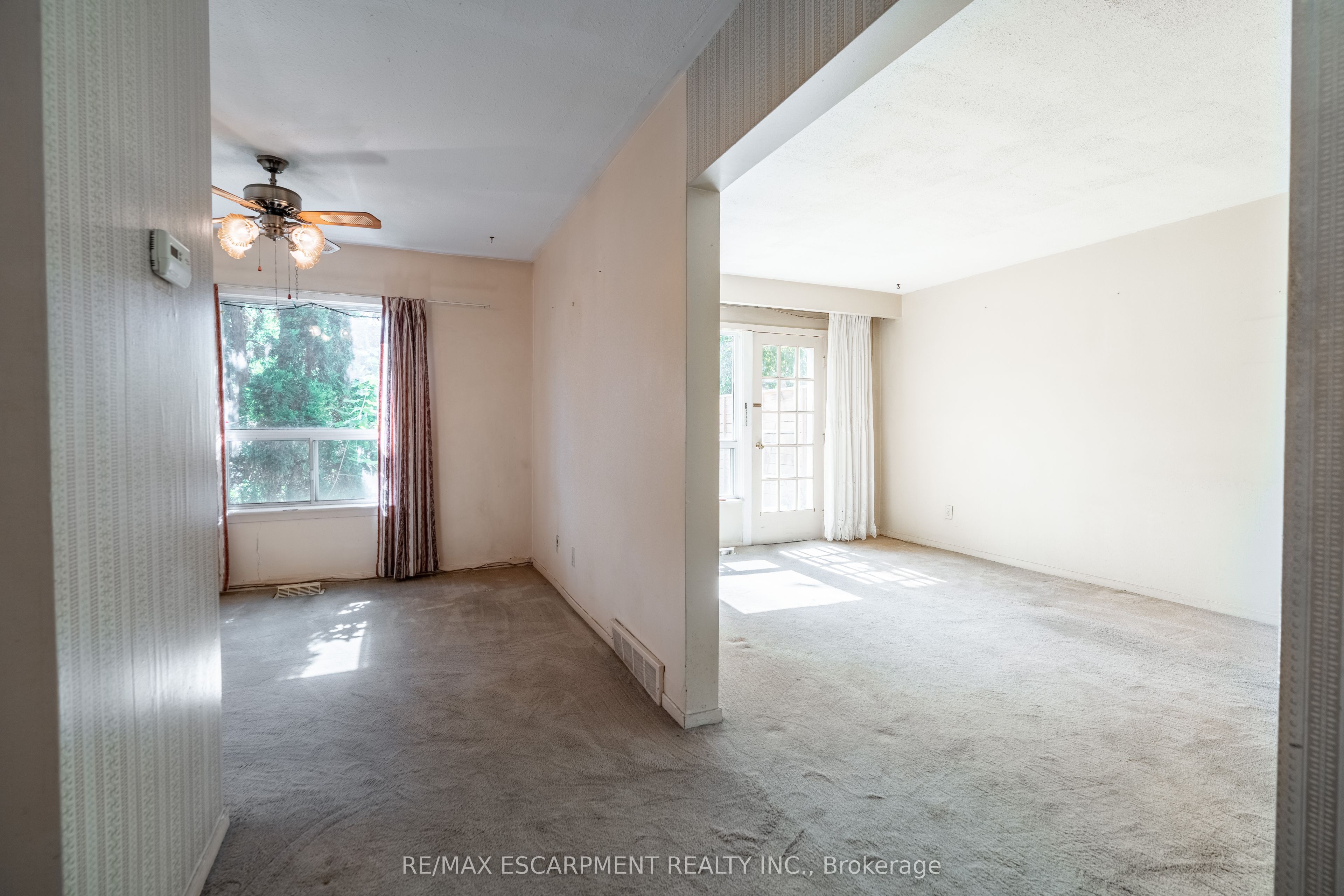 519 Claridge Road 8 Property Photo 3