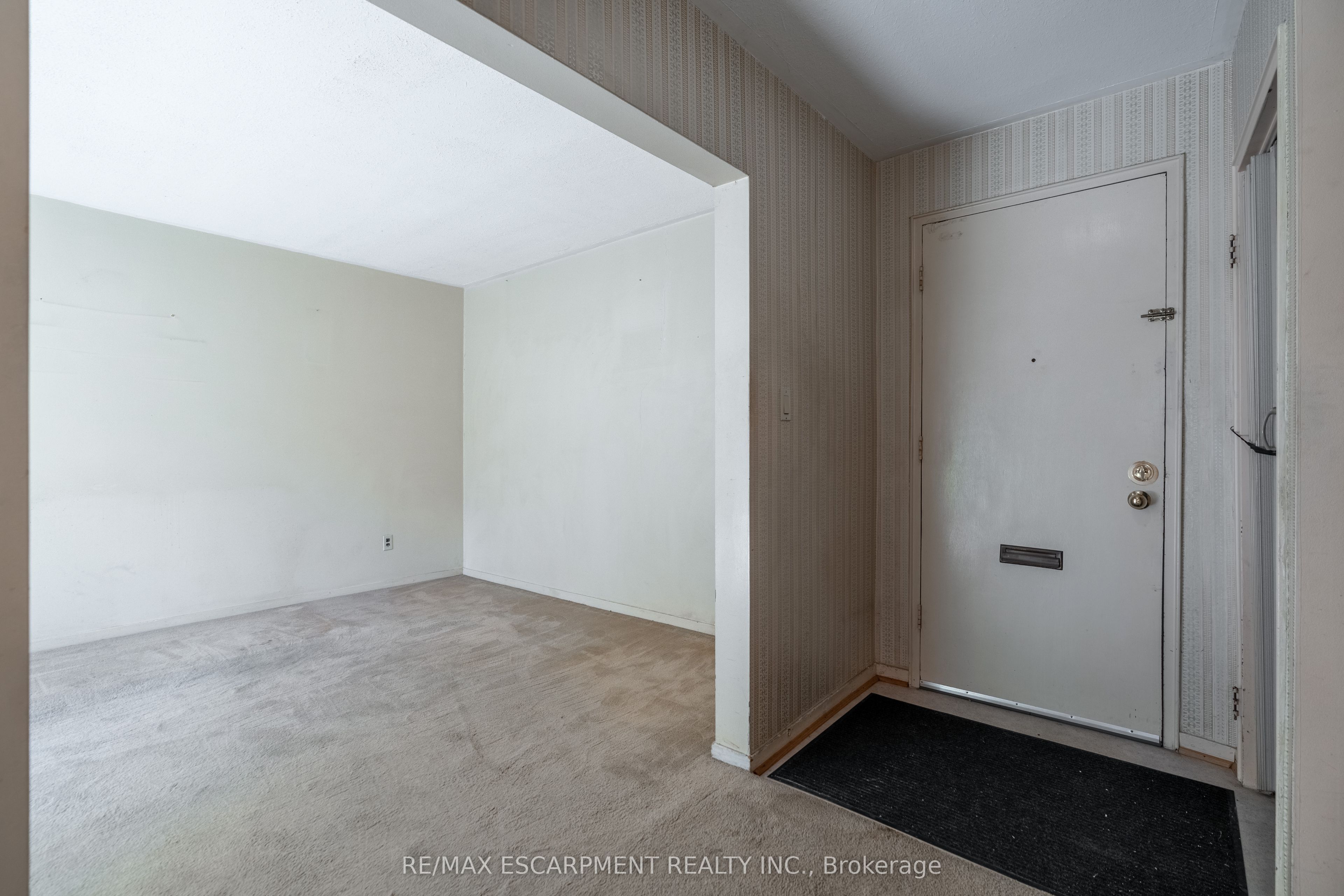 519 Claridge Road 8 Property Photo 5