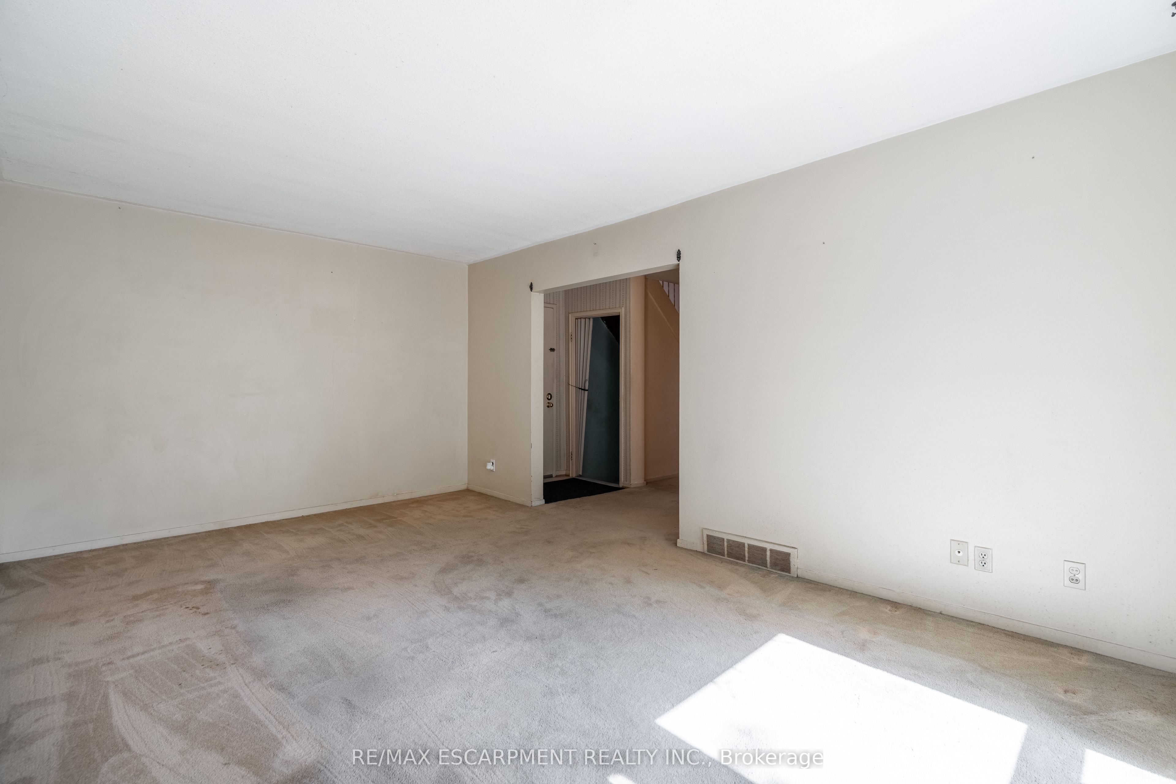 519 Claridge Road 8 Property Photo 8