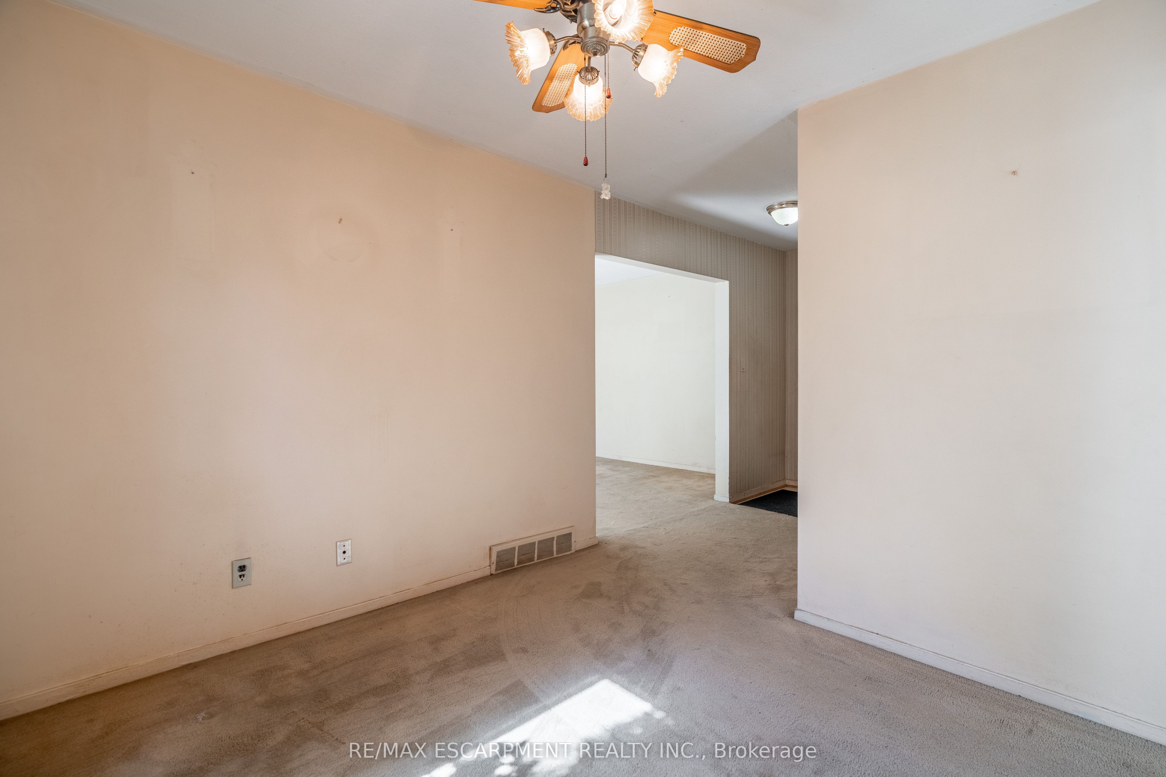 519 Claridge Road 8 Property Photo 10