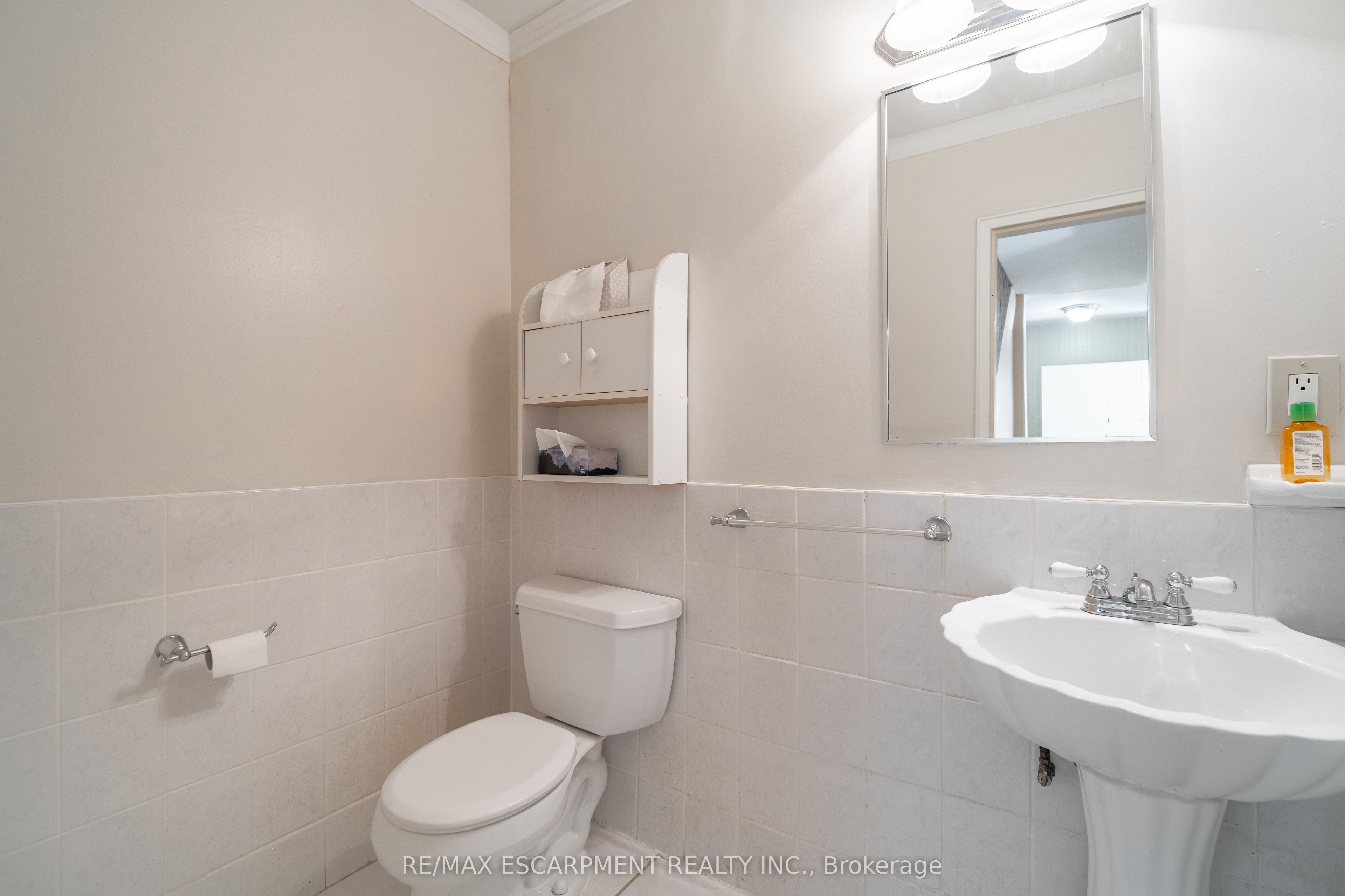 519 Claridge Road 8 Property Photo 16