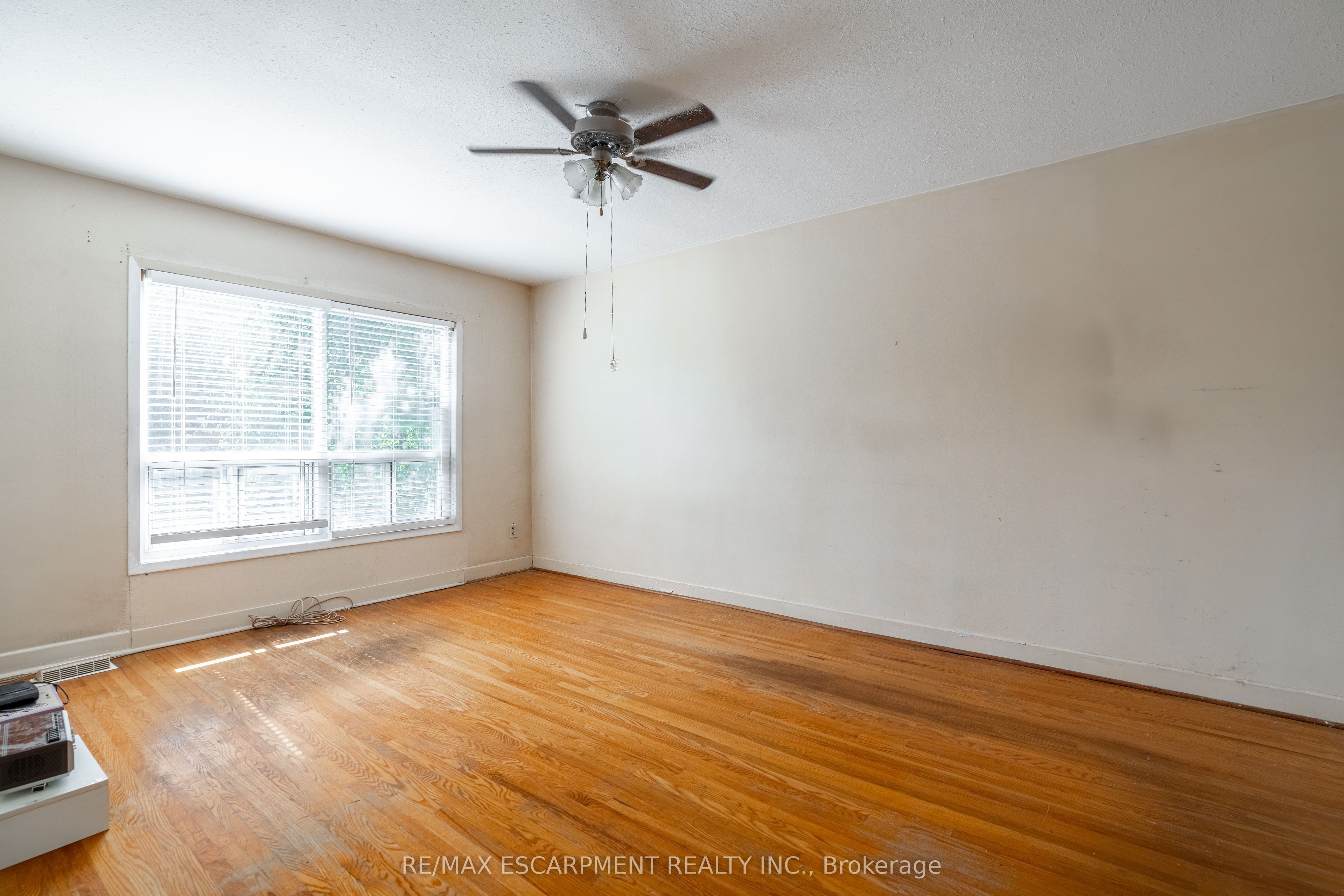 519 Claridge Road 8 Property Photo 17