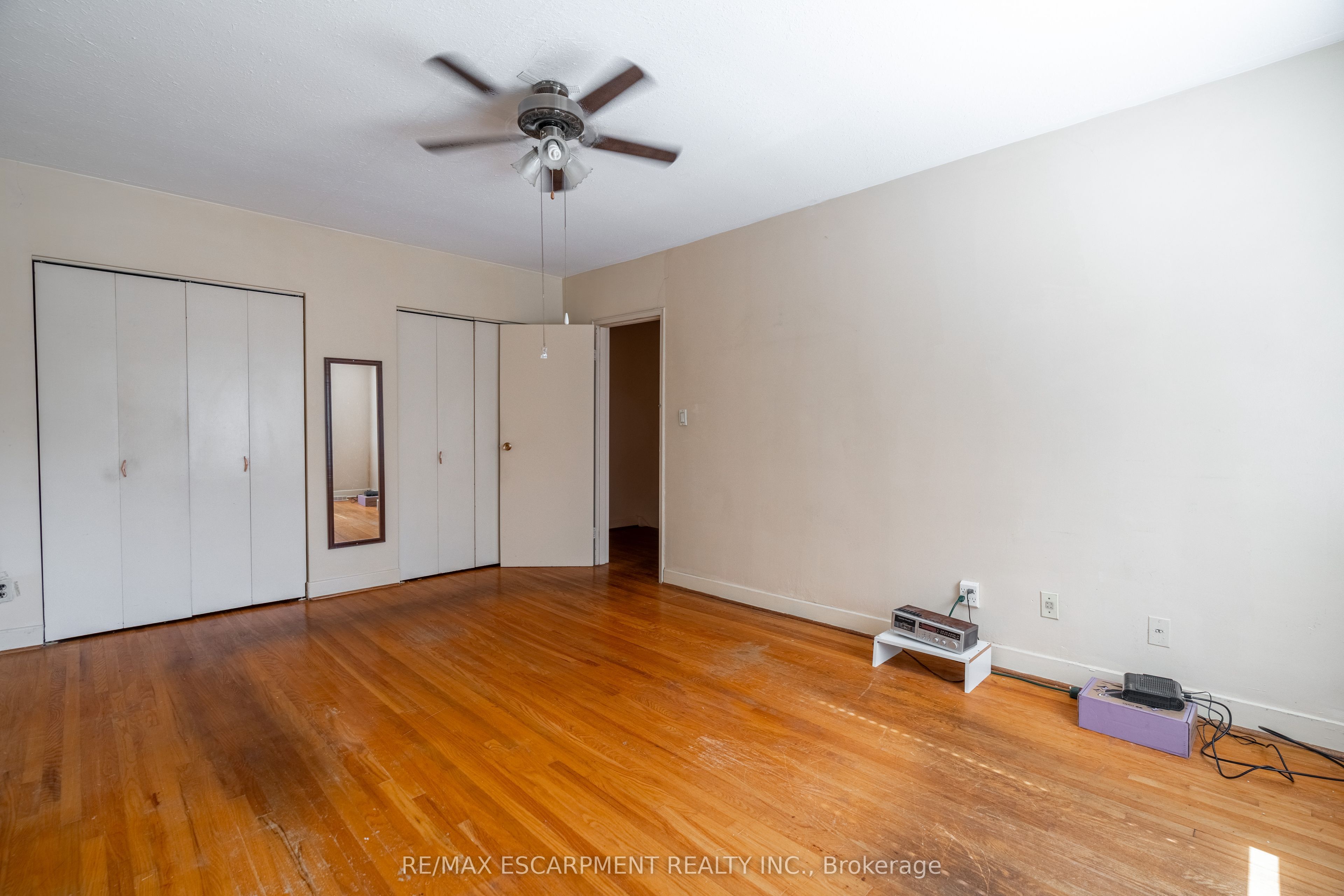 519 Claridge Road 8 Property Photo 18