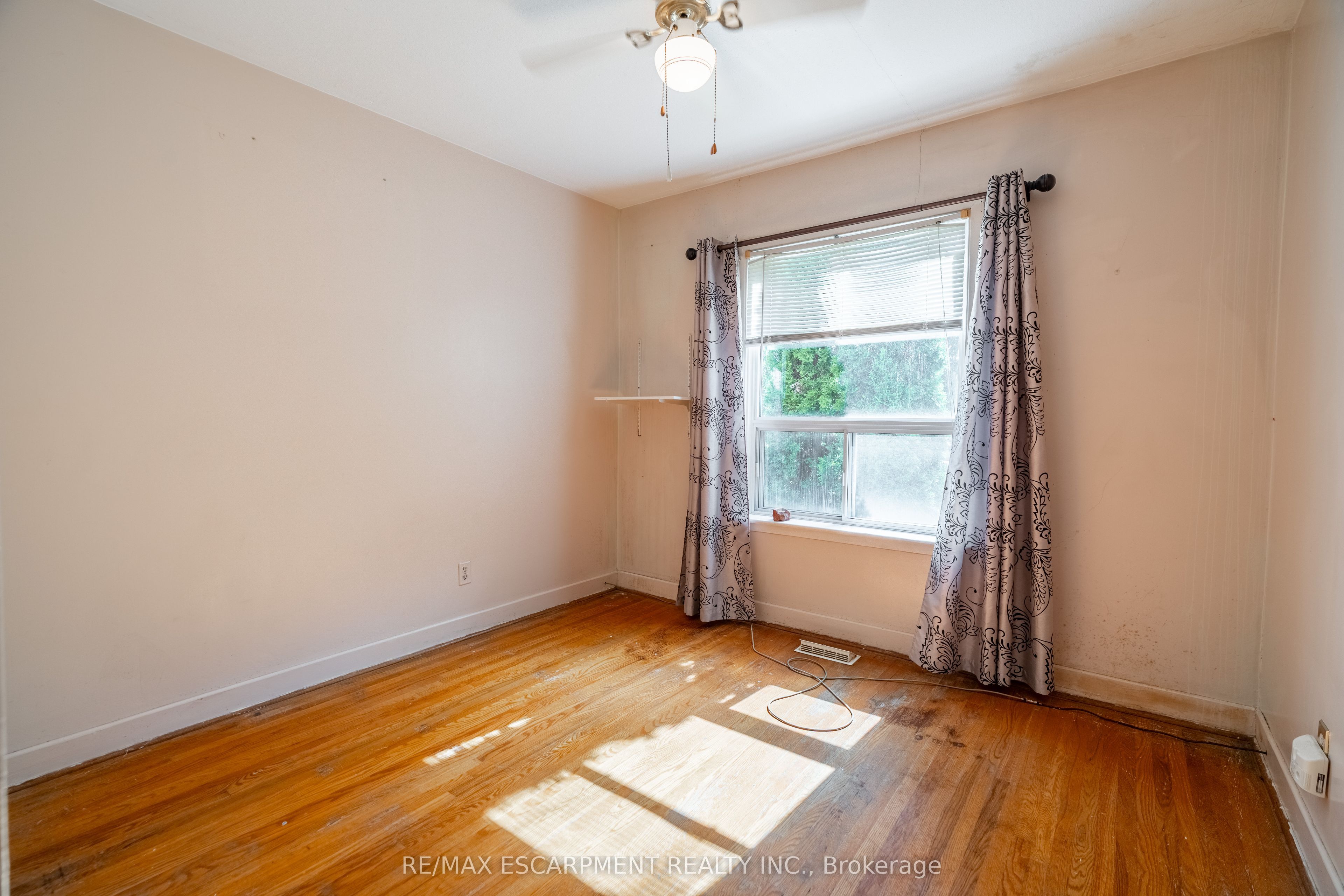 519 Claridge Road 8 Property Photo 19