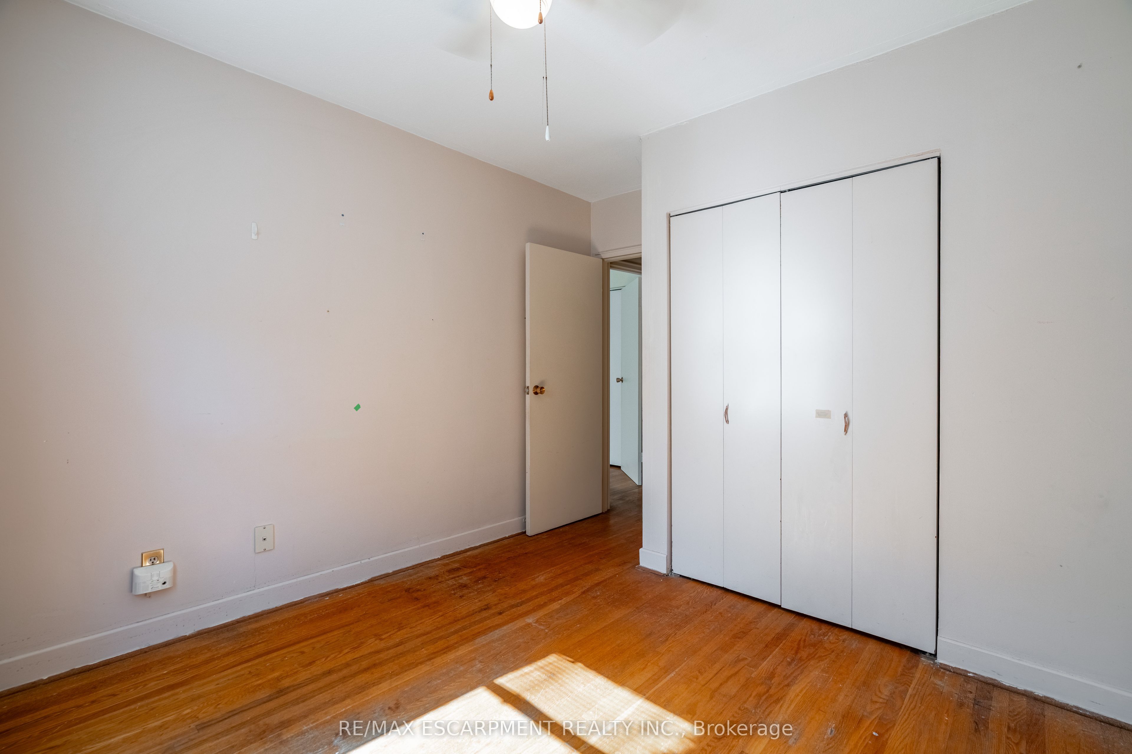 519 Claridge Road 8 Property Photo 20