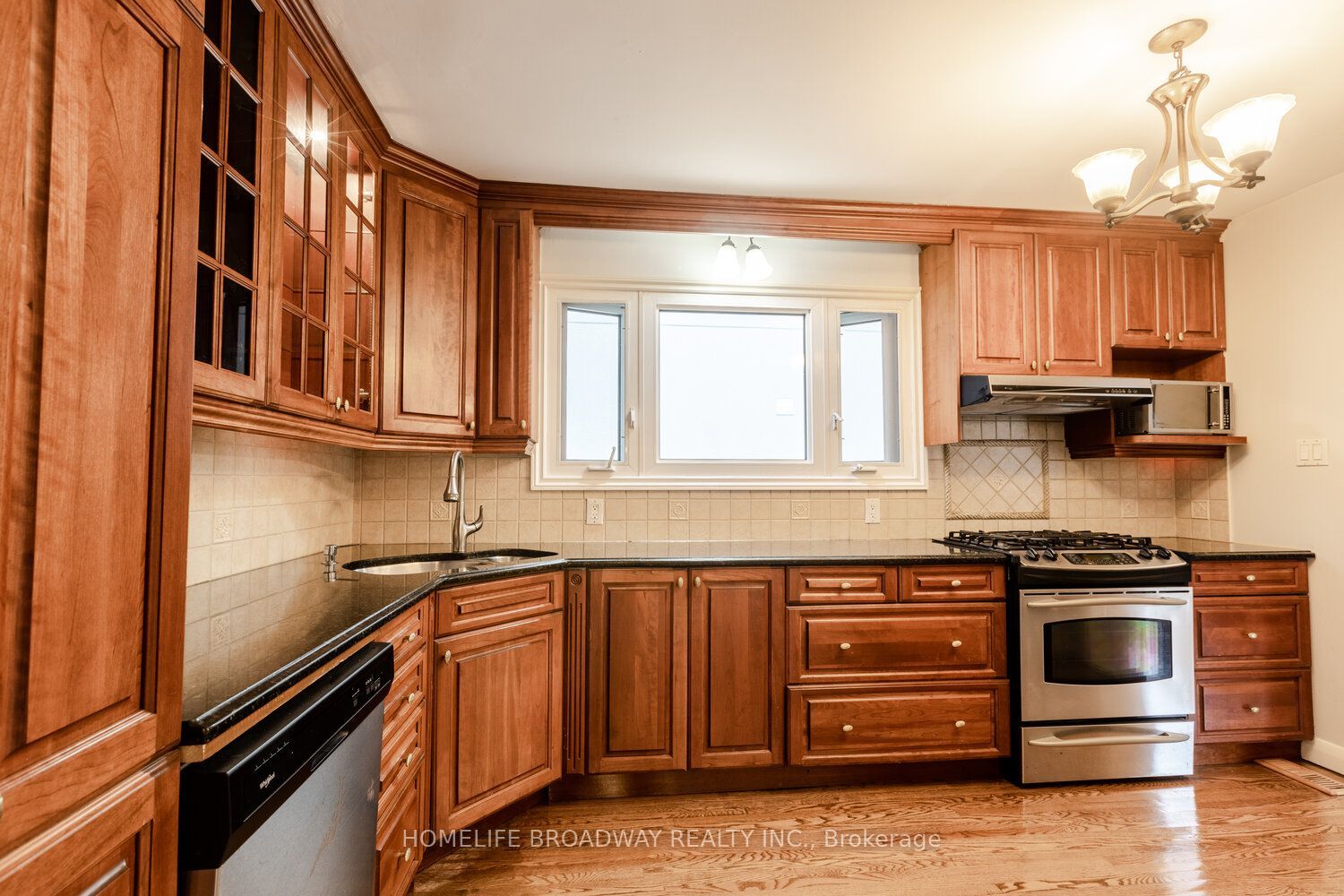 37 Millburn Drive Property Photo 7