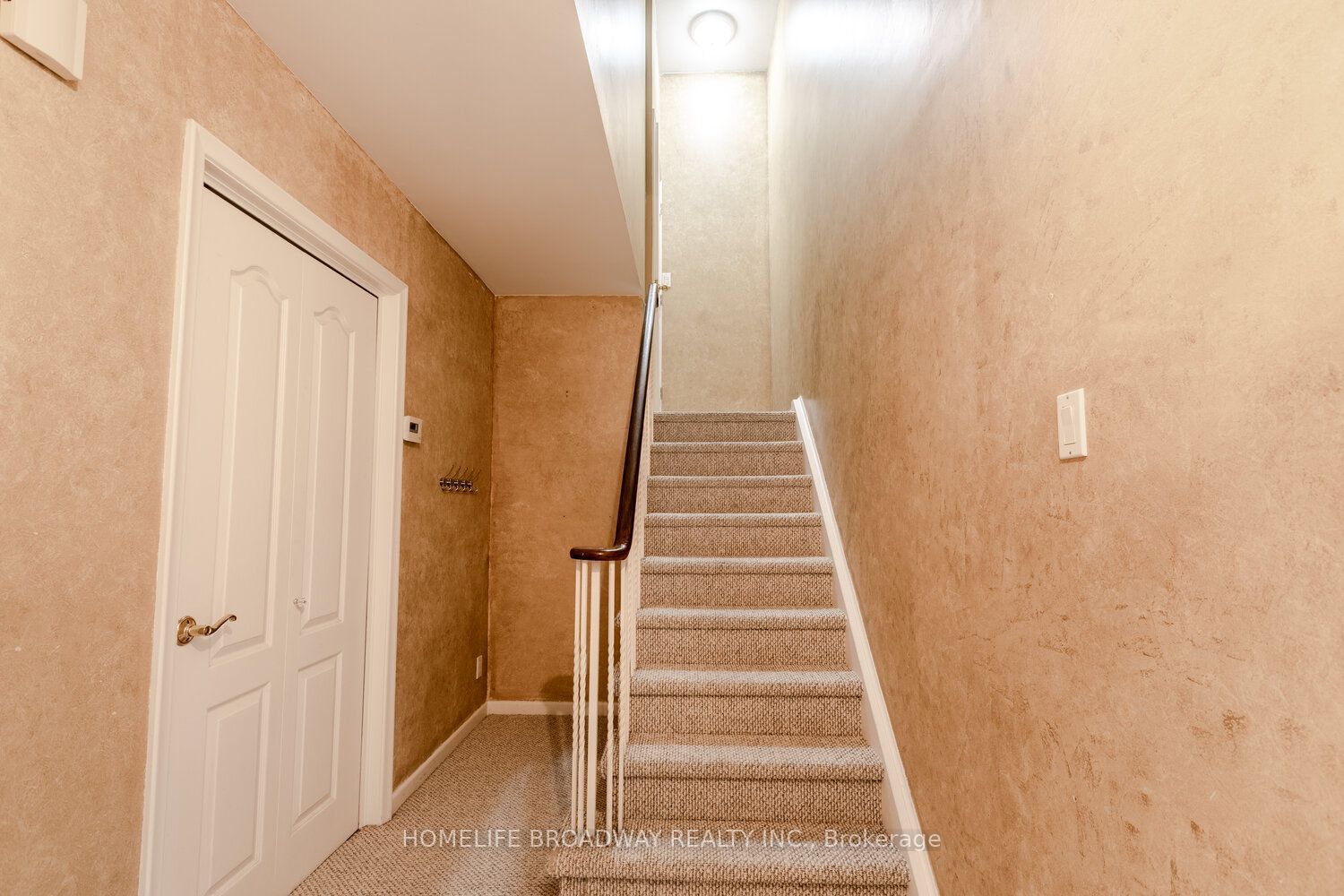 37 Millburn Drive Property Photo 10
