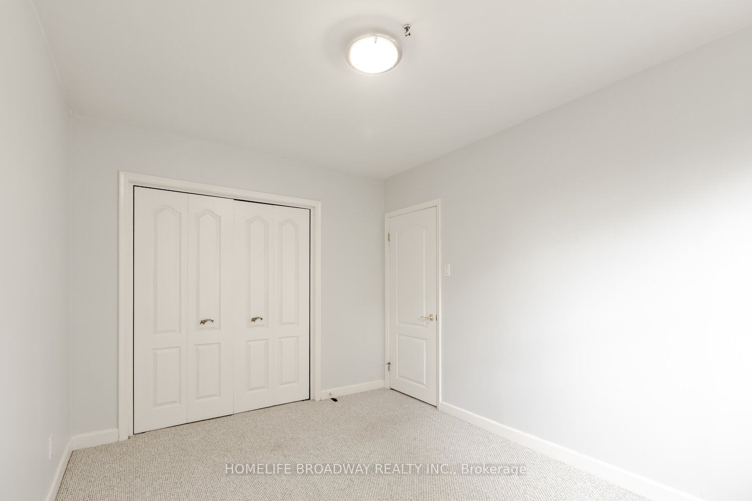 37 Millburn Drive Property Photo 13