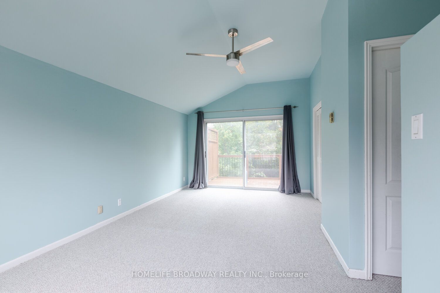 37 Millburn Drive Property Photo 18