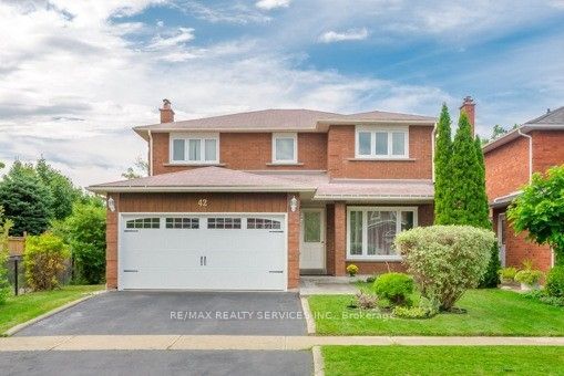 42 Dundalk Crescent Property Photo 1