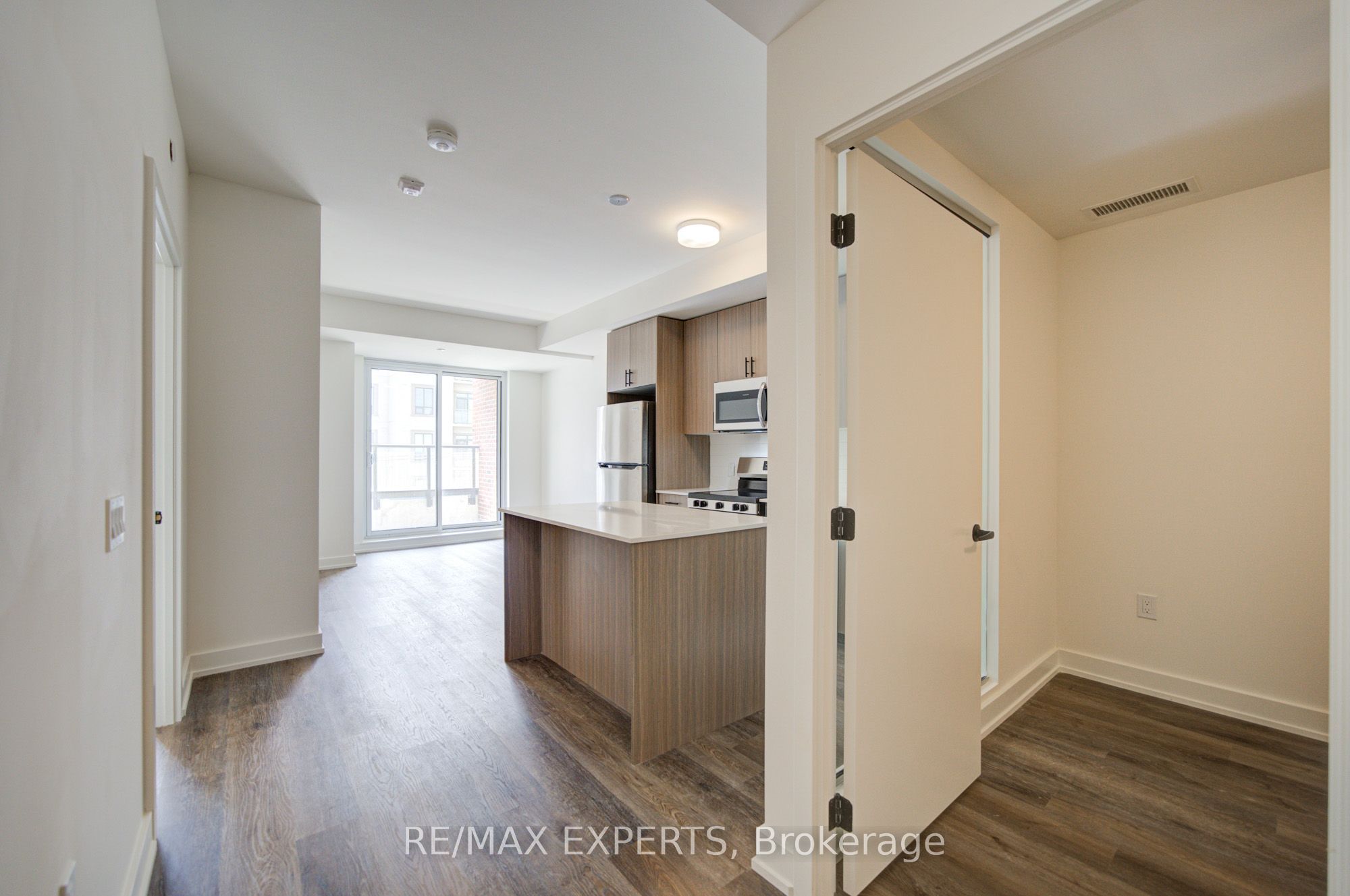 2475 Old Bronte Road 516 Property Photo 6