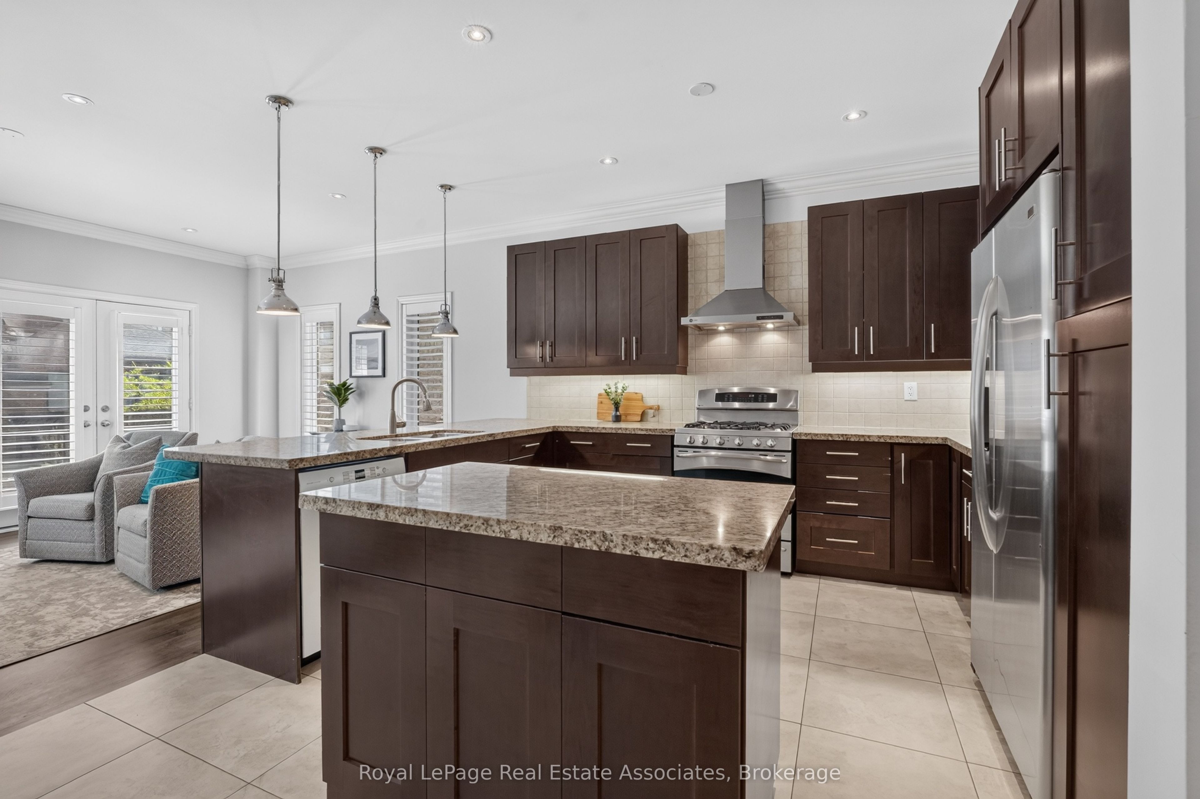 2320 Wuthering Heights Way Property Photo 10