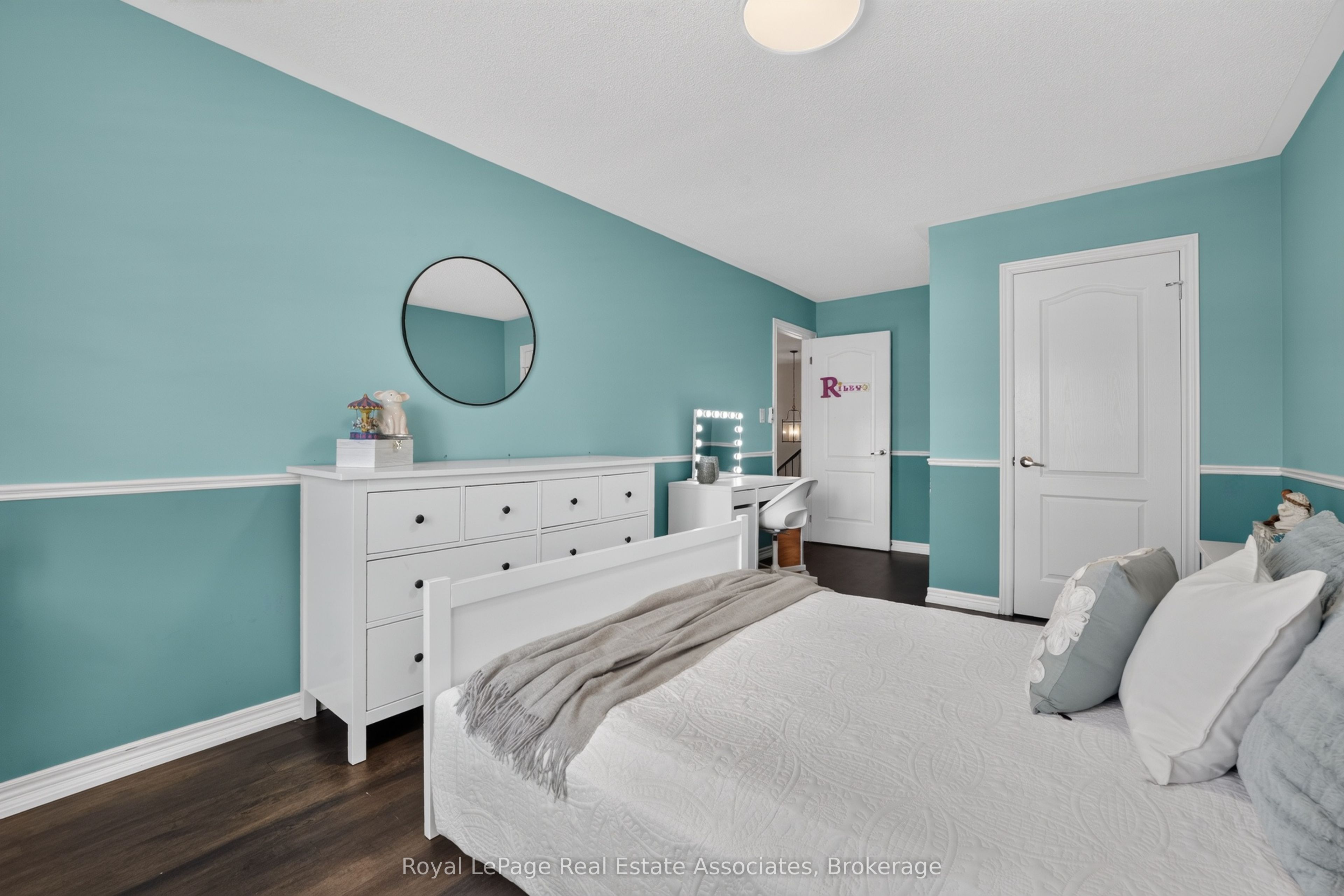 2320 Wuthering Heights Way Property Photo 36