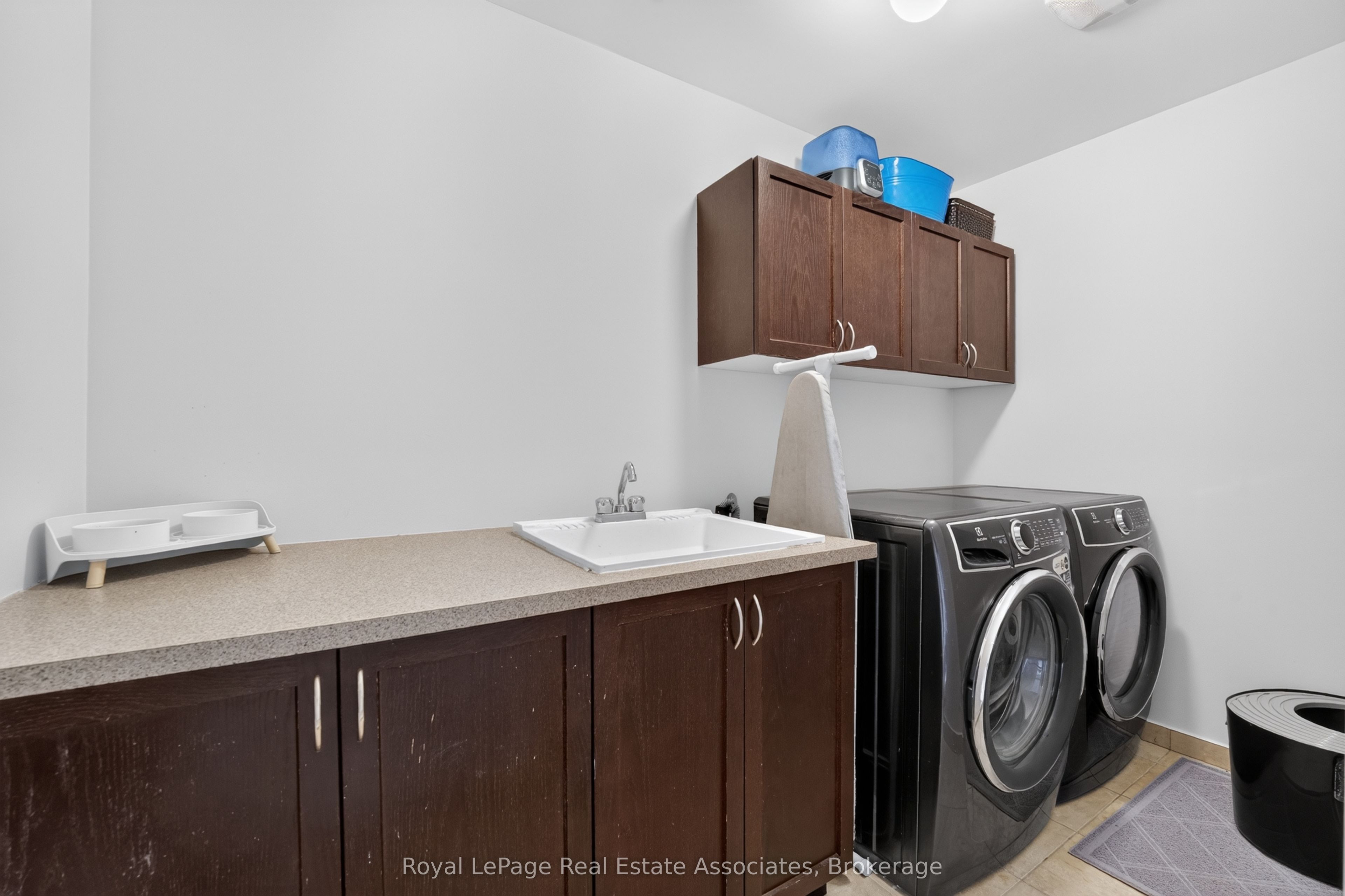 2320 Wuthering Heights Way Property Photo 39
