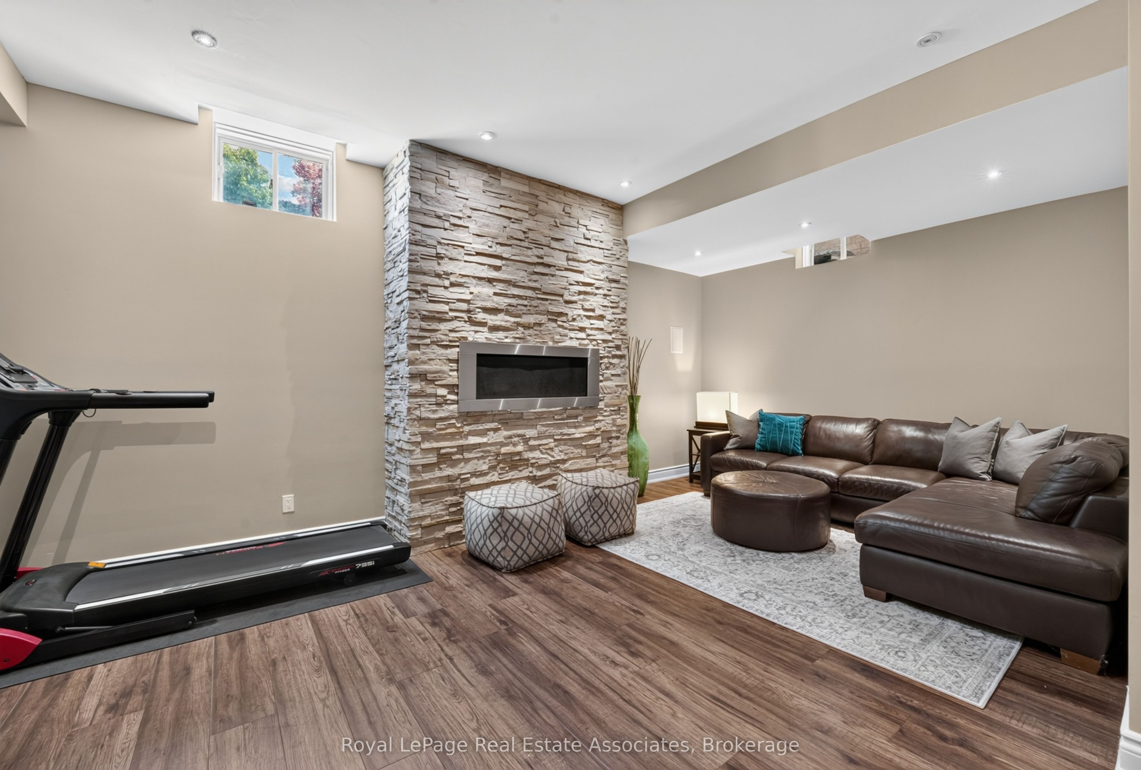 2320 Wuthering Heights Way Property Photo 41