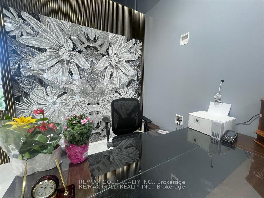 6101 Mayfield Road 4 Property Photo 13