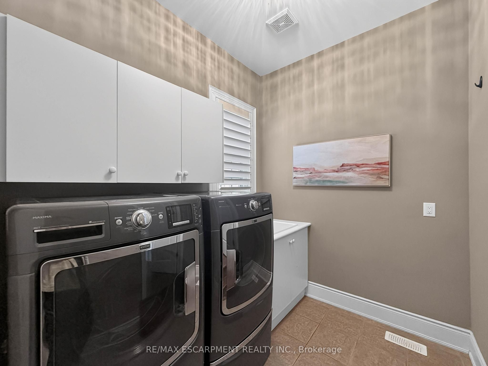 2121 Blackforest Crescent Property Photo 21