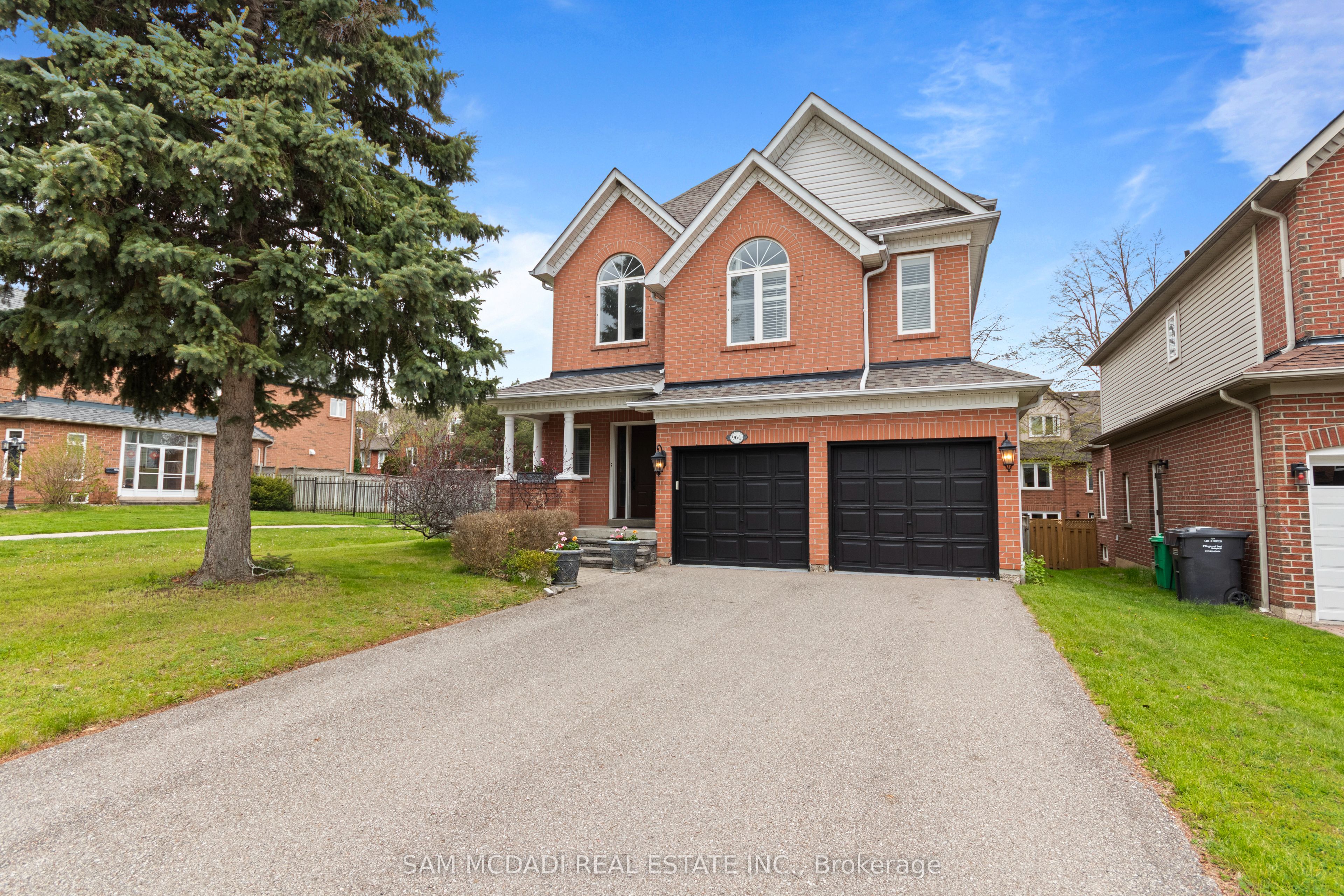 964 Queen Street W