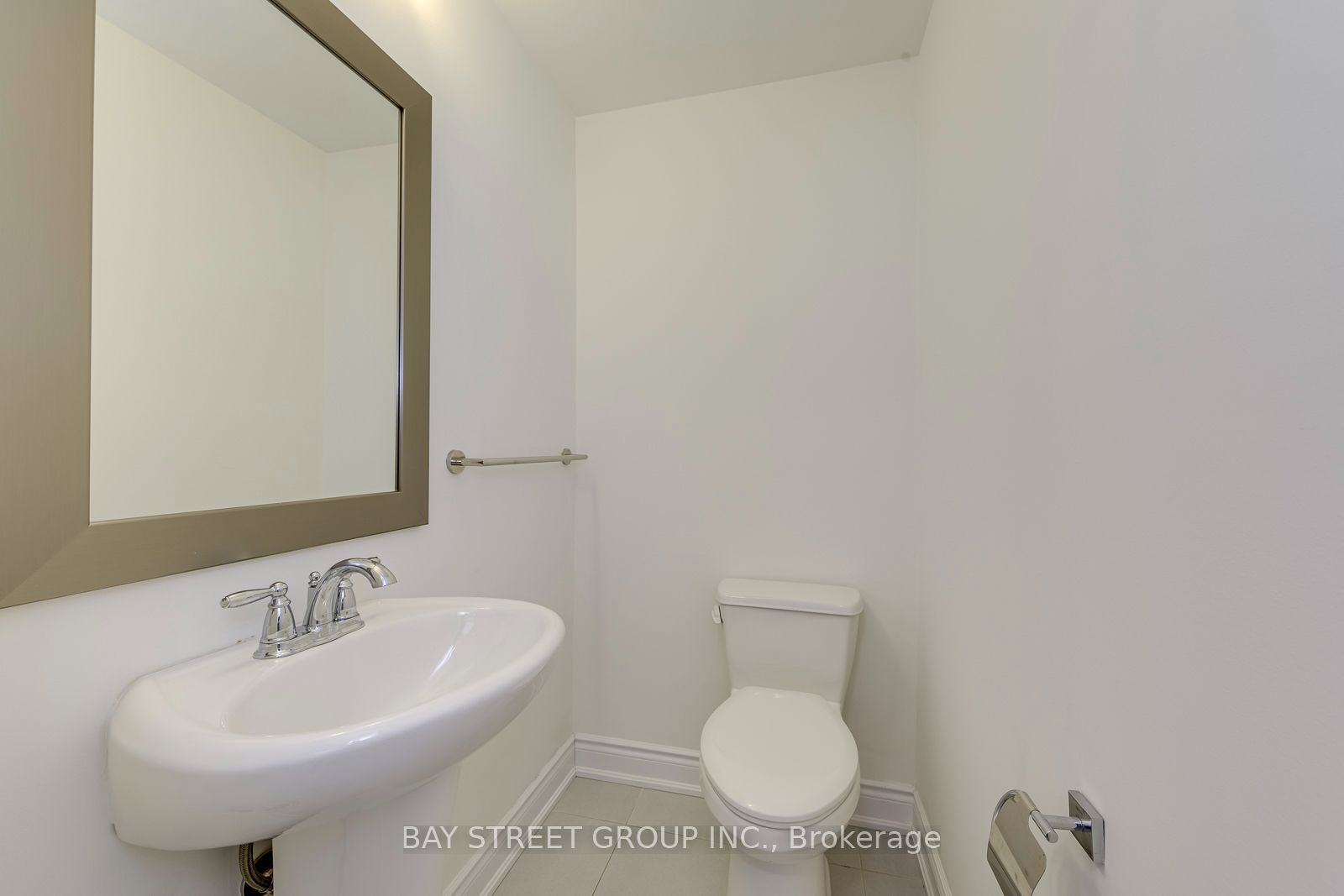 2172 Trafalgar Road #14 Property Photo 7
