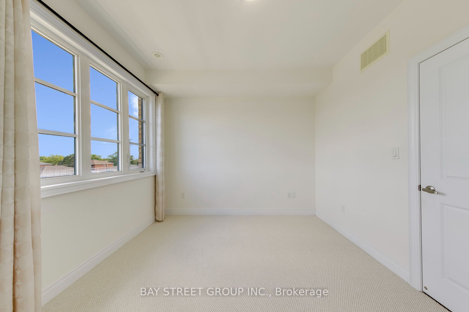 2172 Trafalgar Road #14 Property Photo 21