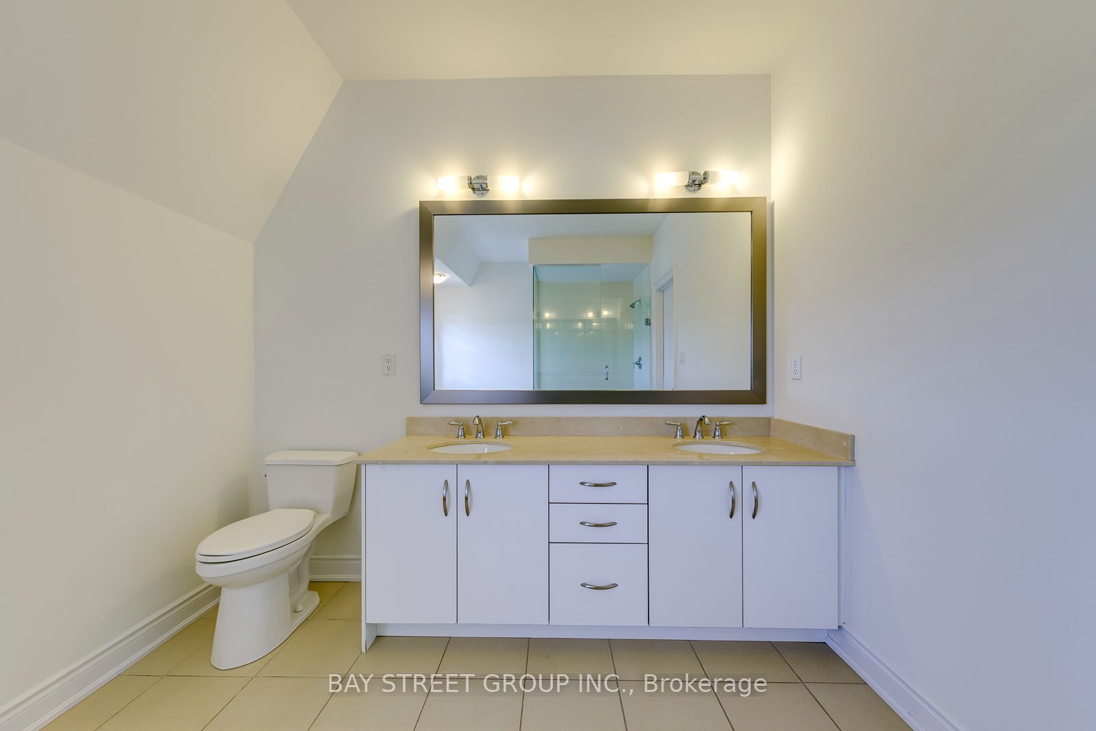 2172 Trafalgar Road #14 Property Photo 27