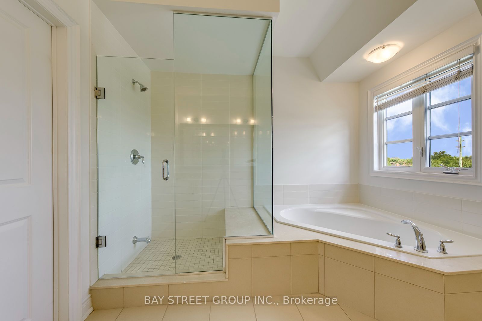 2172 Trafalgar Road #14 Property Photo 28